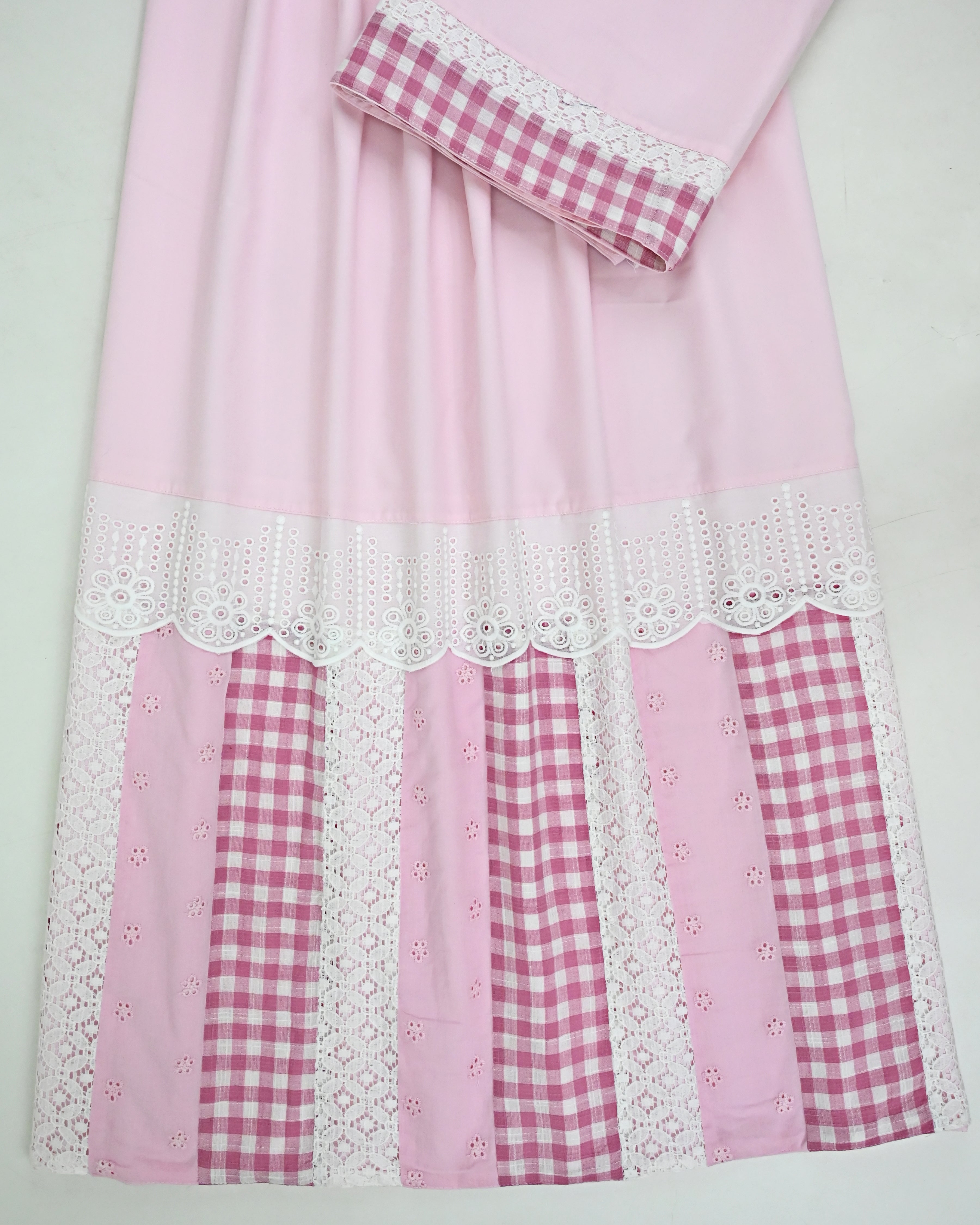 Baby Pink Rida With Smart Floral Lace & Smart Half Pattern