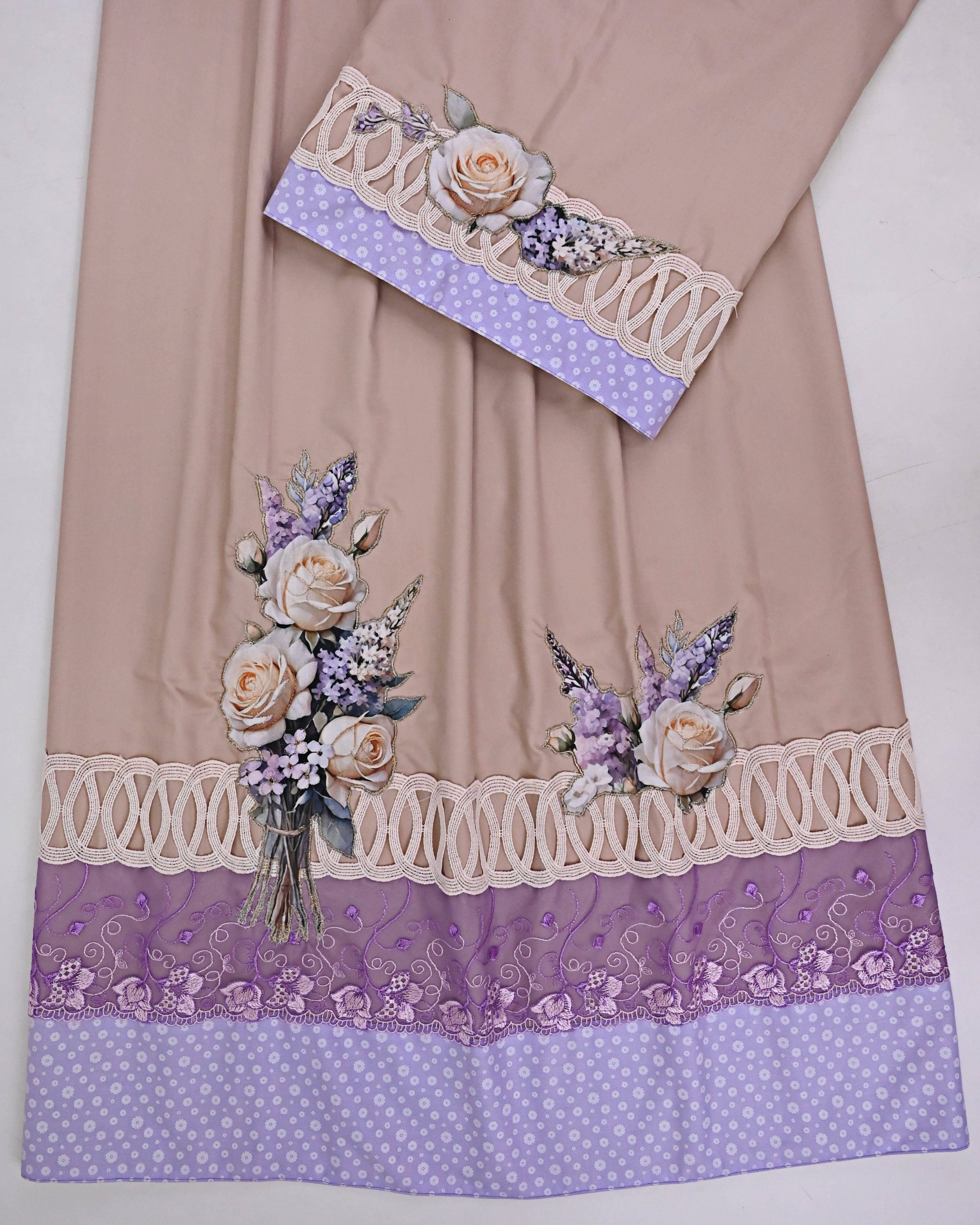 Dusty Rose Rida With Smart Lace Panel & Floral Applique Work