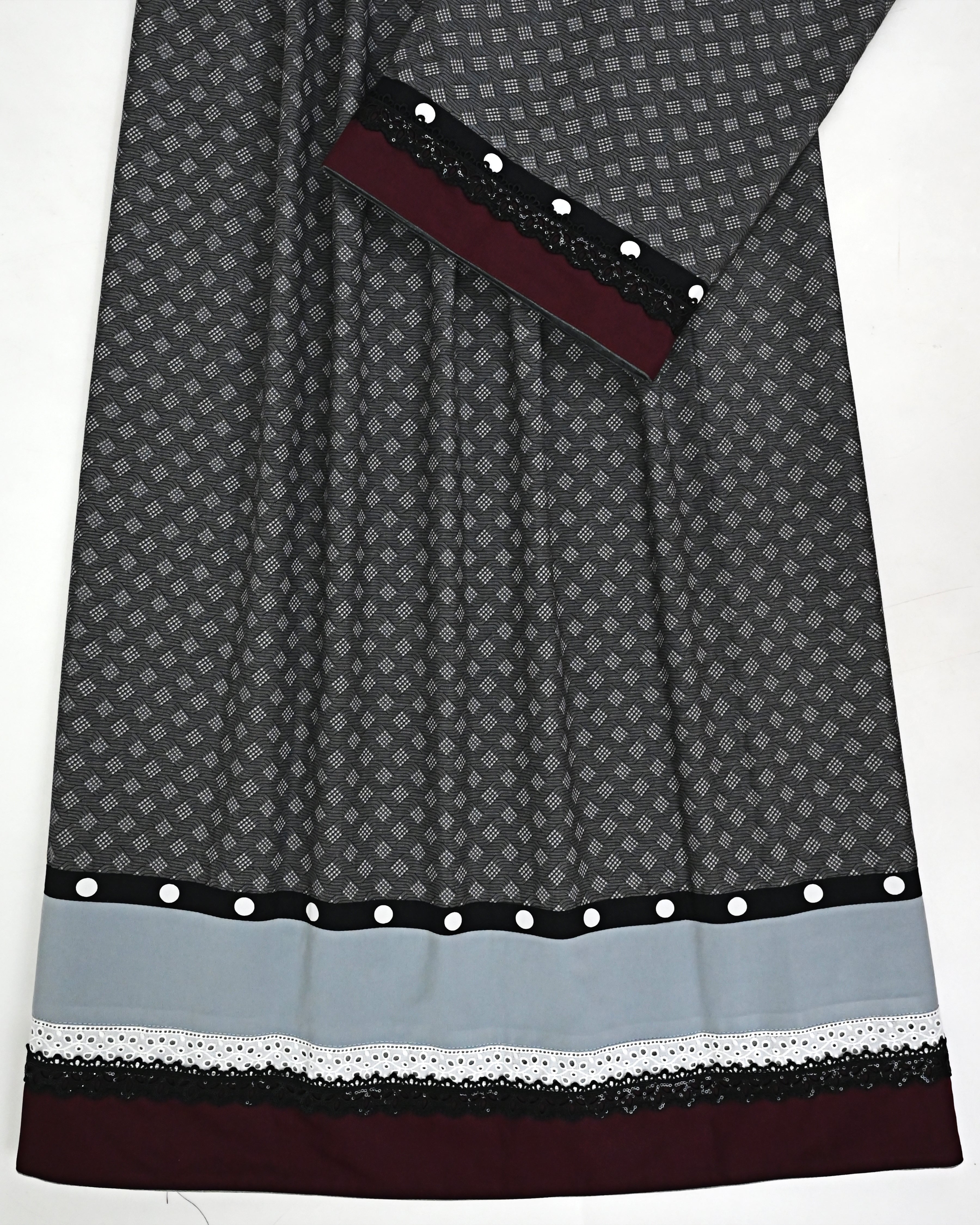Charcoal Diamond Print Rida With Smart Plain Panel & Smart Lace