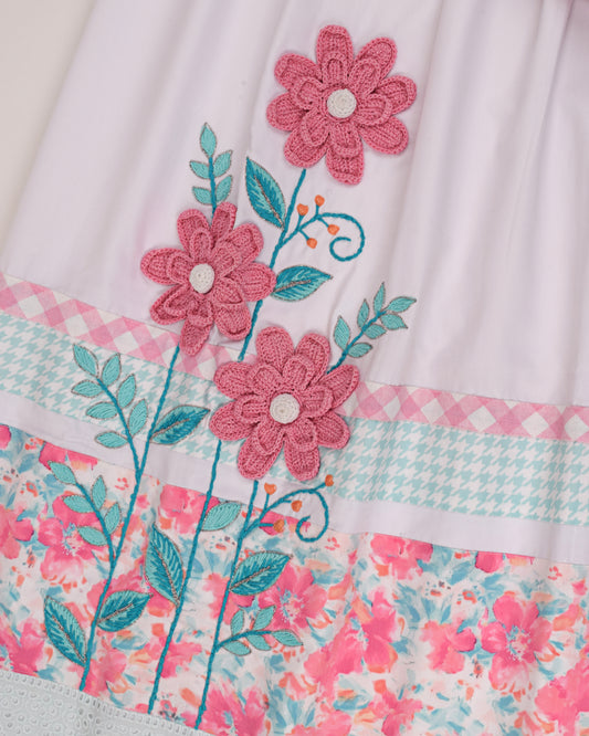 White Rida With Floral Work & Floral Smart Panel