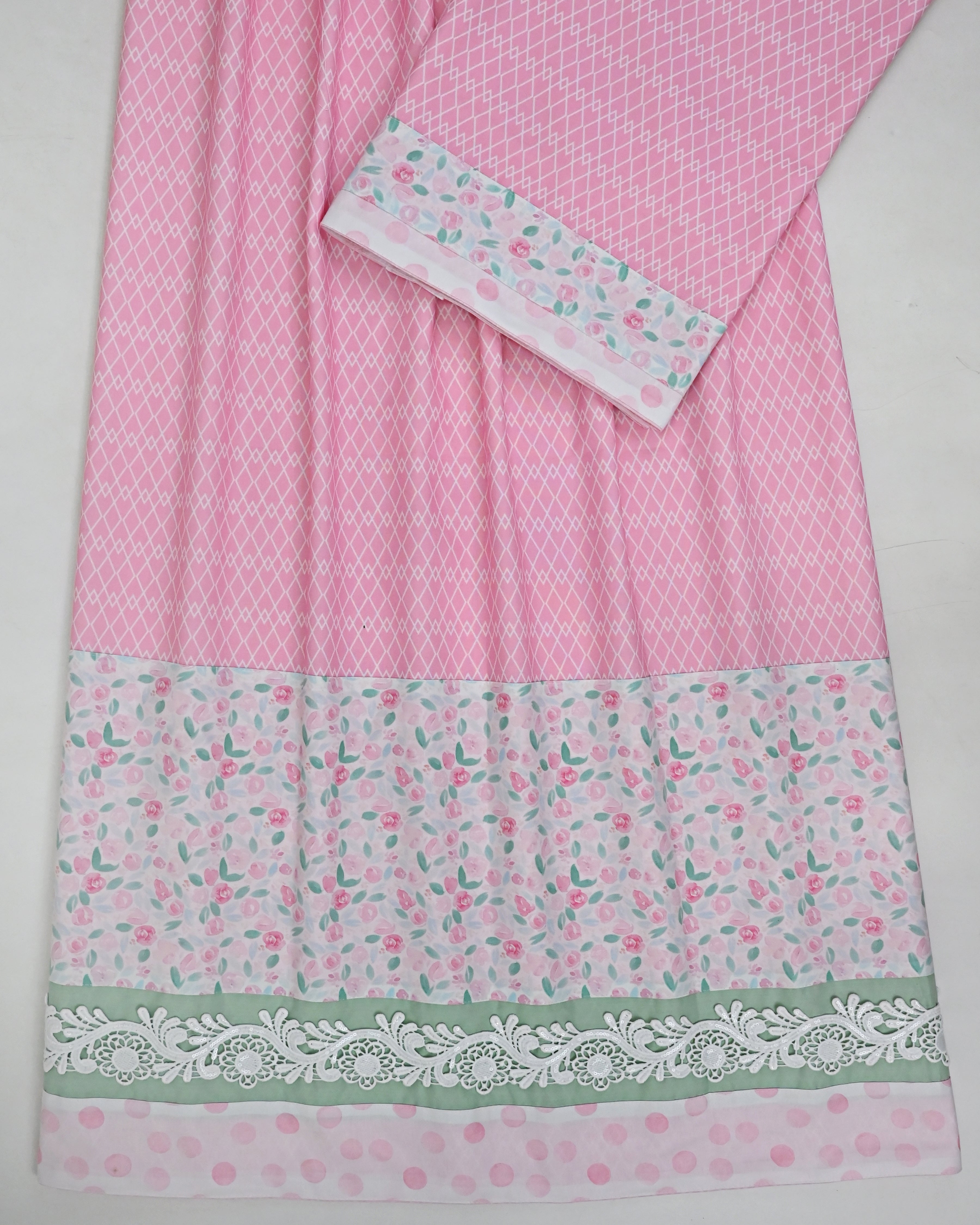 Soft Candy Pink Base Geometric Print Rida With Floral Panel & Smart Lace