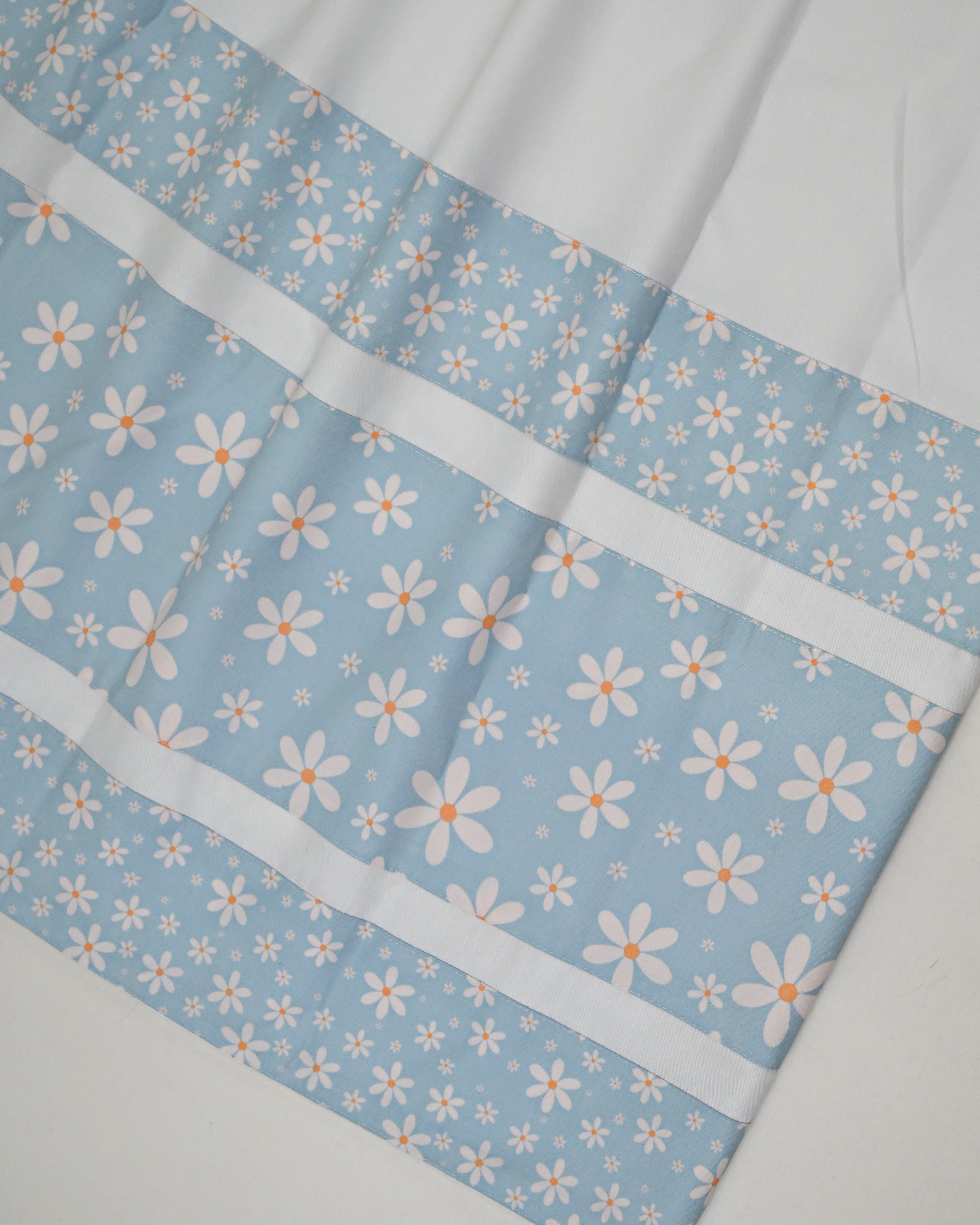 Bright White Rida With Smart Floral Printed Blue Base Panel