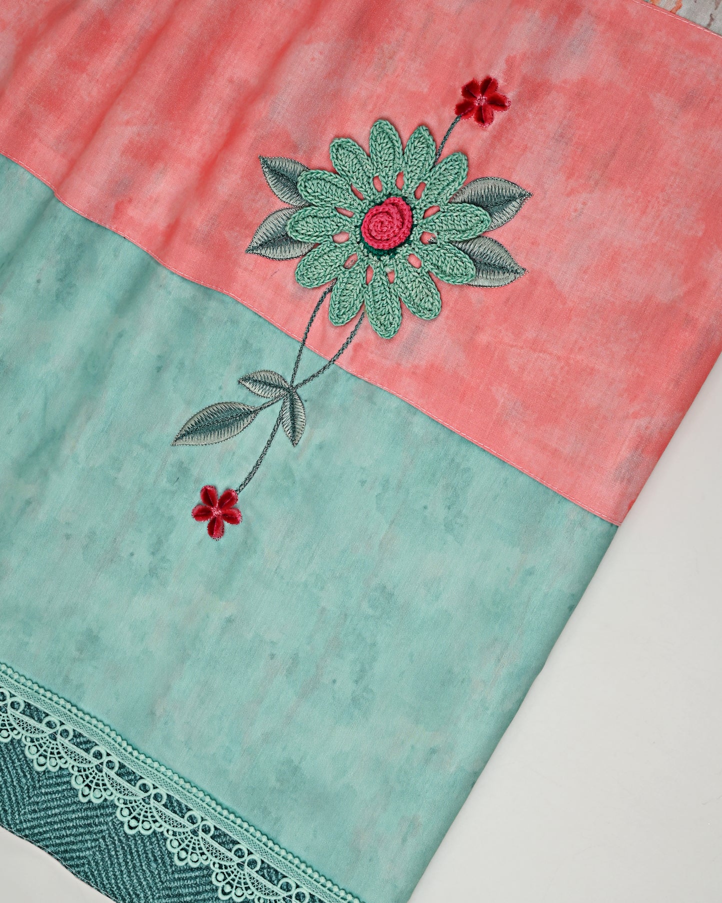Multi Color Print Rida With Smart Floral Work & Marble Print Panel