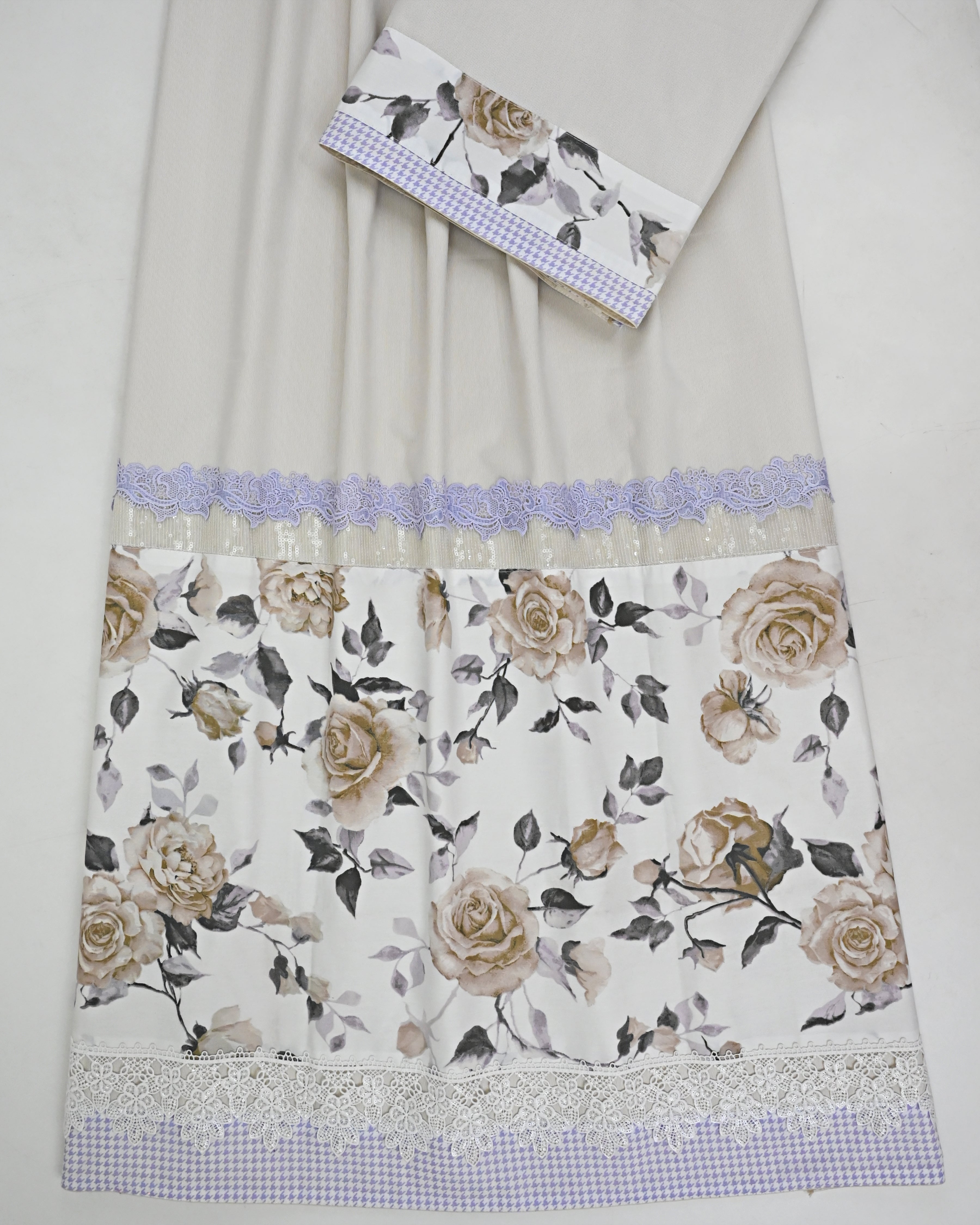 Oatmeal Color Rida With Smart Floral Panel & Smart Sequence Floral Lace