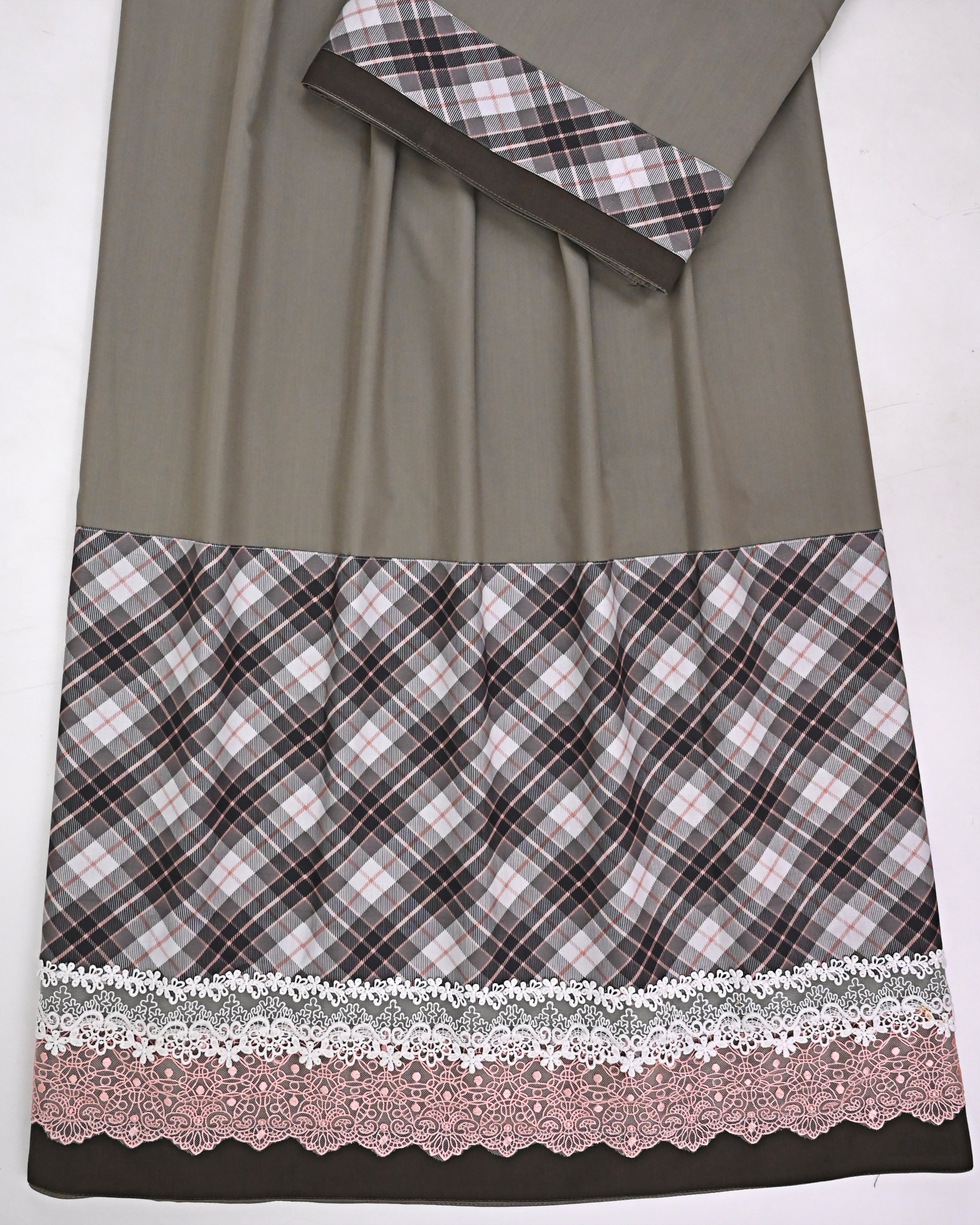 Fossil Grey Rida With Smart Checks Panel & Smart Mini Floral Design Lace