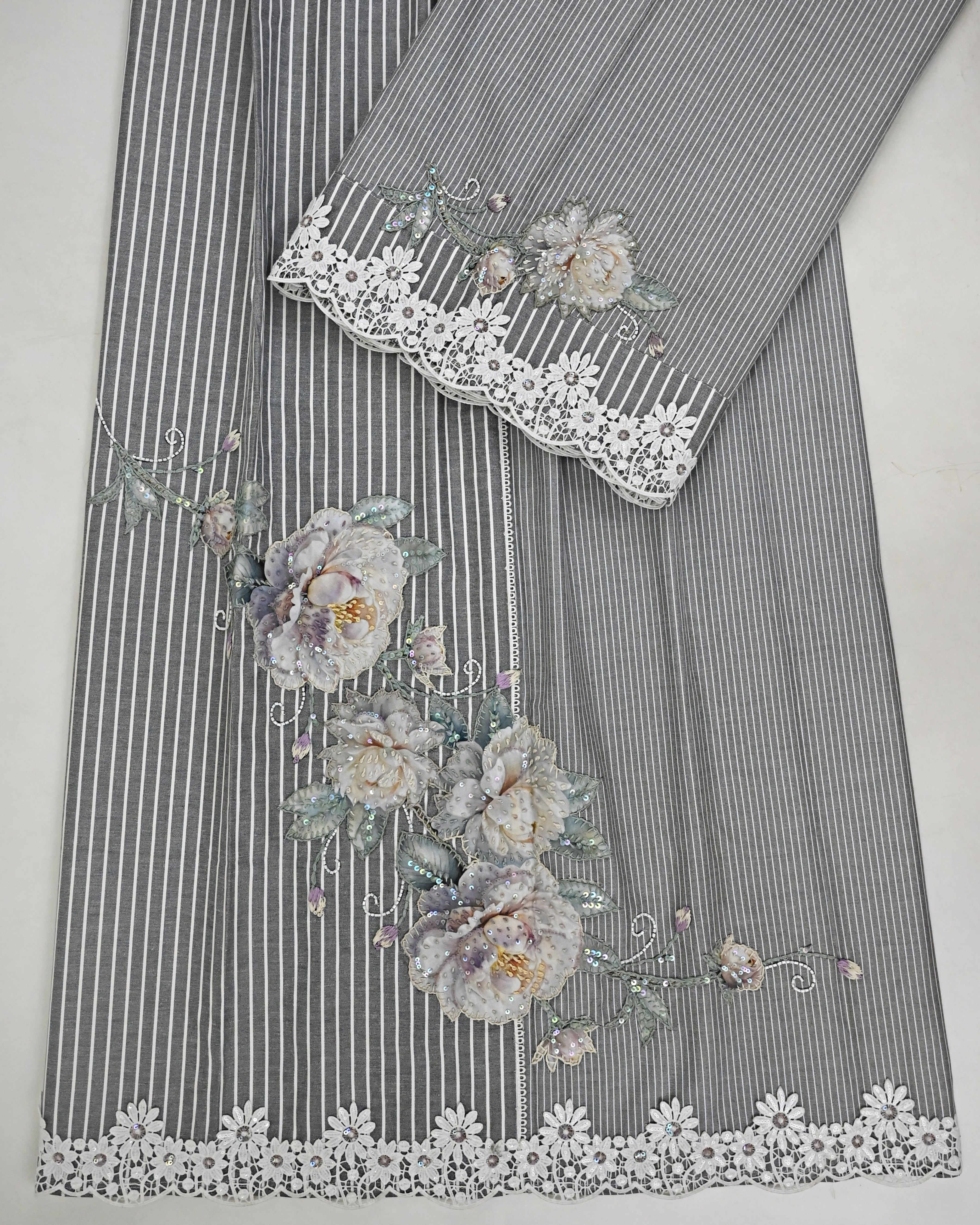 Grey Lining Rida With Heavy Floral Applique Aari Work & Smart Lacing-4150/-