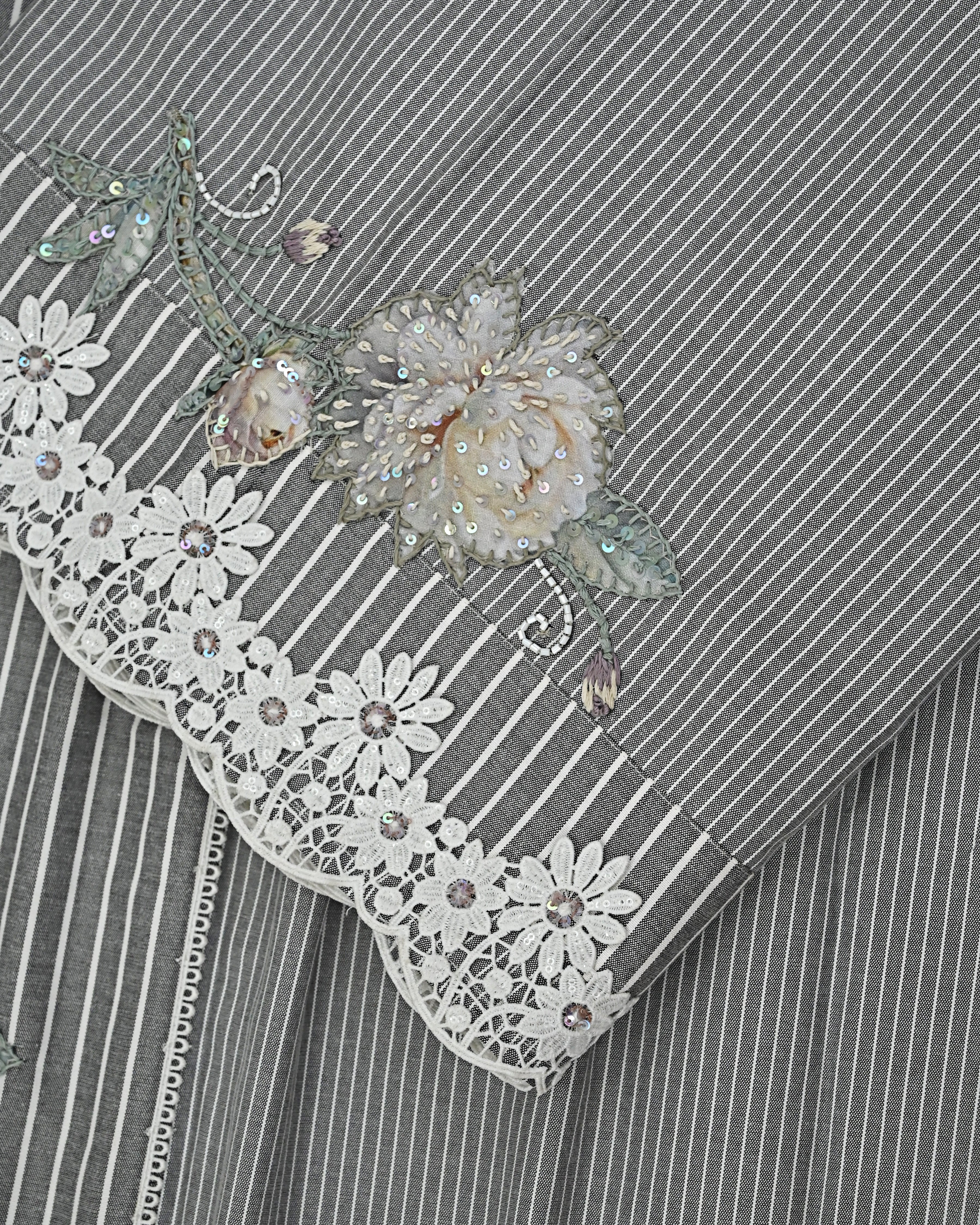 Grey Lining Rida With Heavy Floral Applique Aari Work & Smart Lacing-4150/-