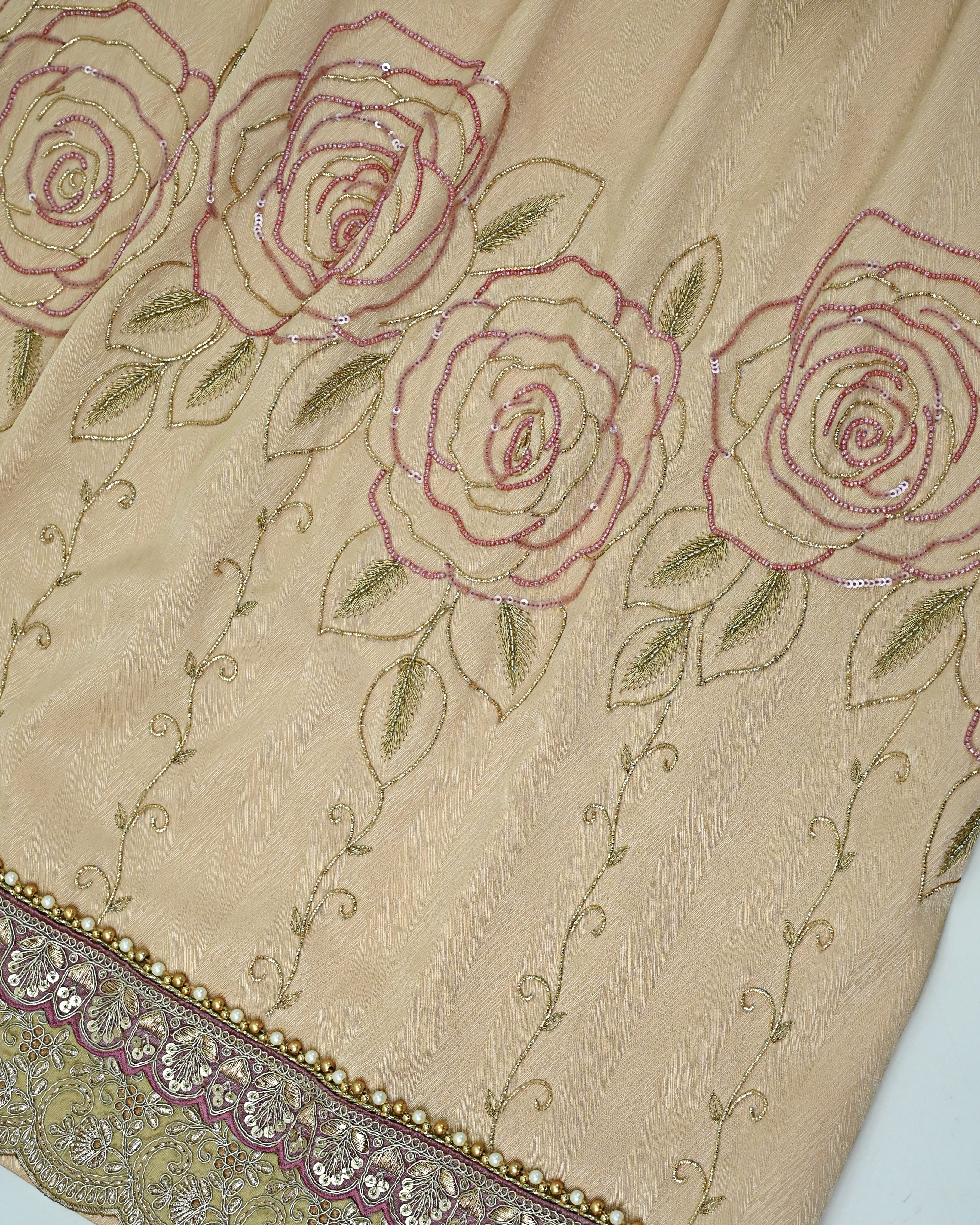 Golden Heavy Rida With Heavy Look Lace & Heavy Floral Aari Work-4950/-