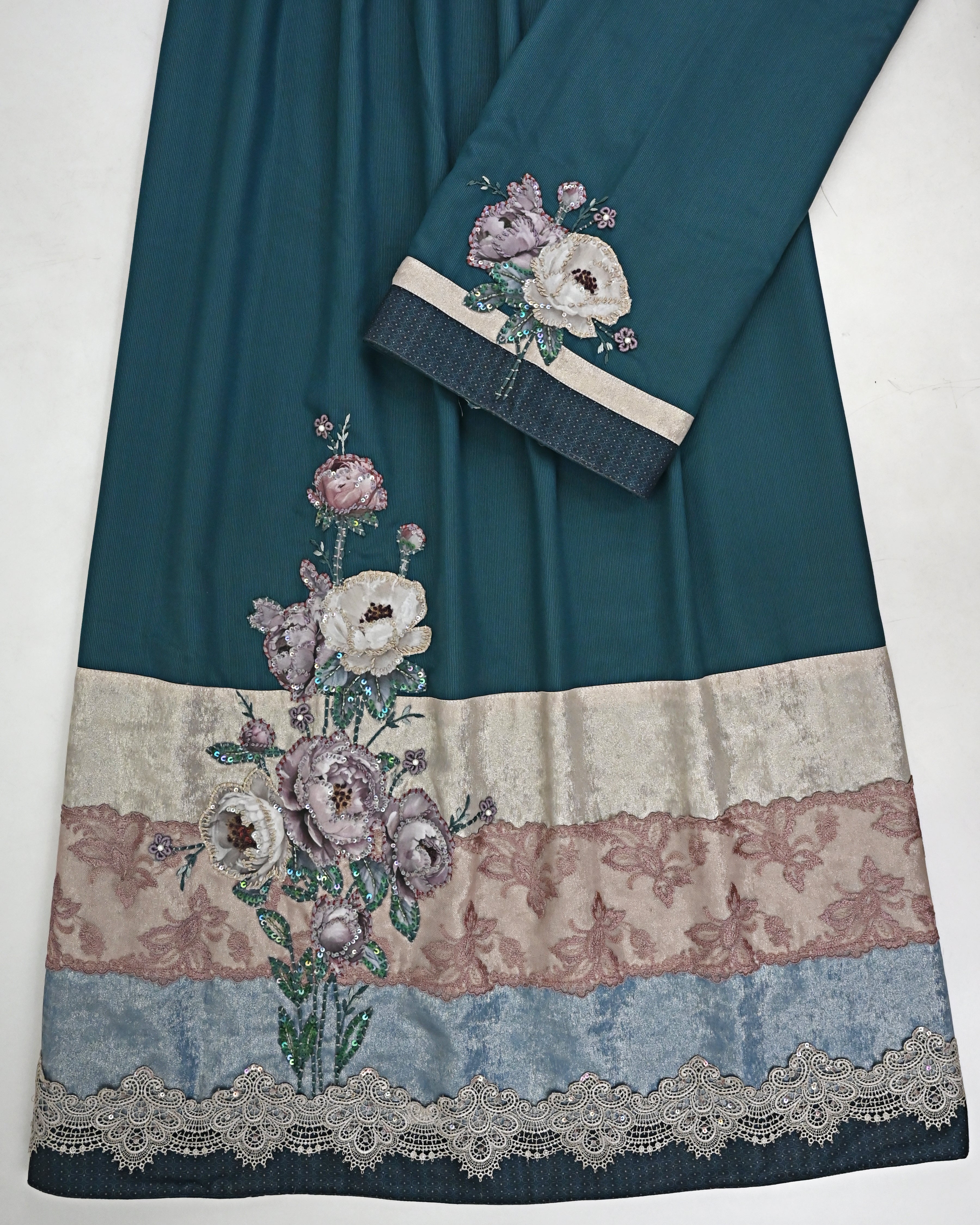 Dark Slate Green Rida With Double Color Meline Foil Panel Golden Lace & Floral Aari Bunch-4250/-