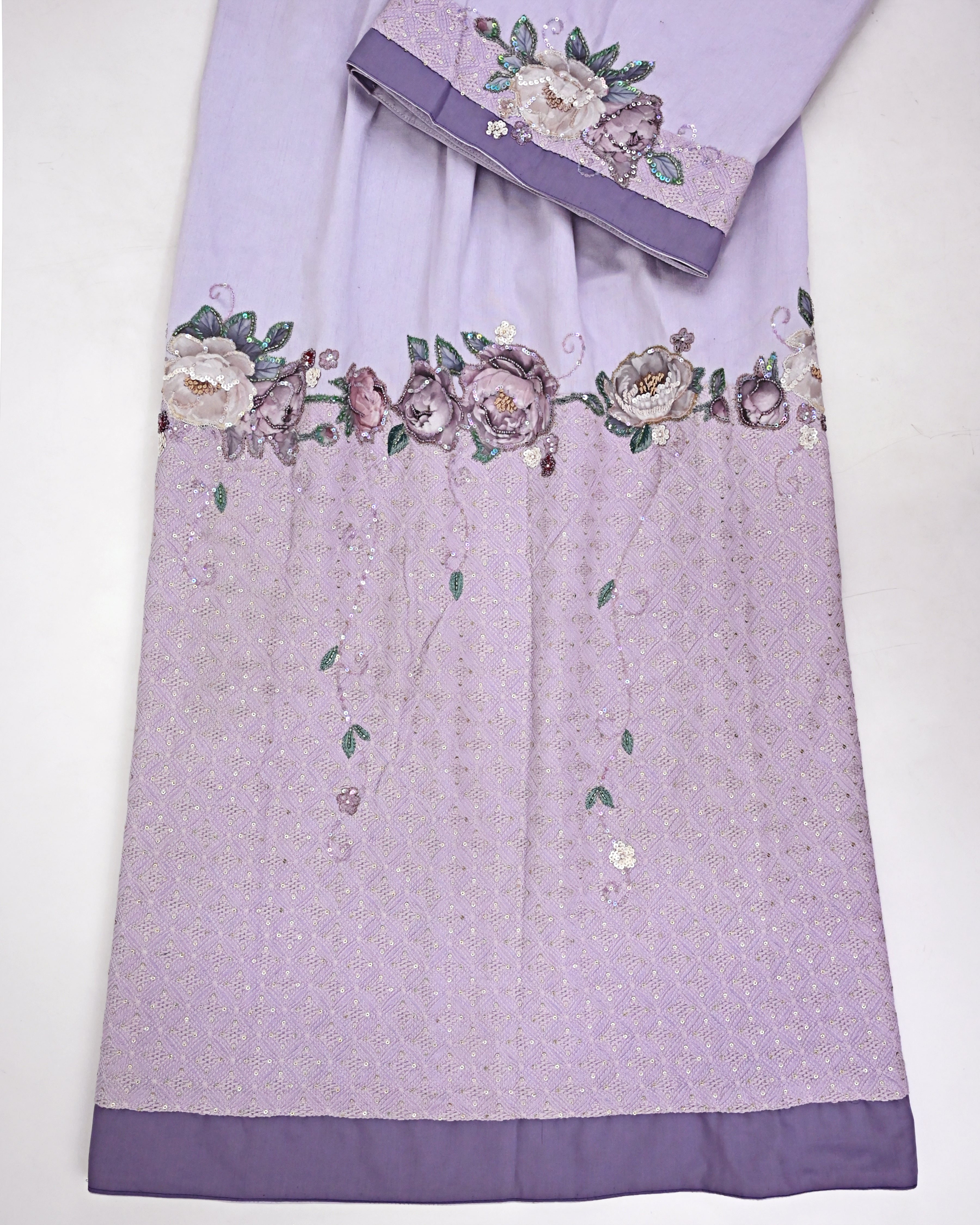 Light Lilac Rida With High Heavy Panel & Floral Applique Aari Work-4900/-