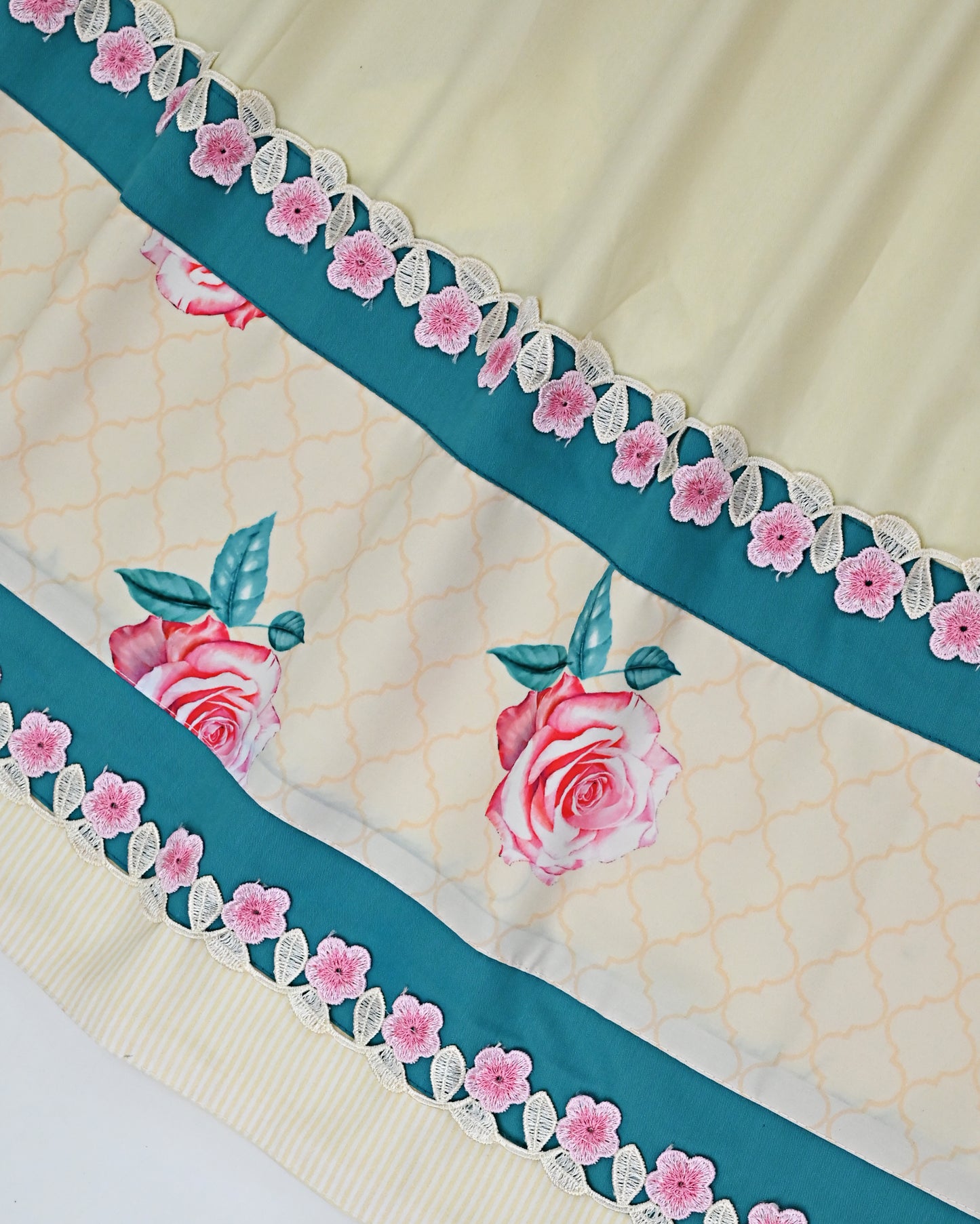 Lemon Yellow Rida With Smart Rose Print Panel & Smart Lace