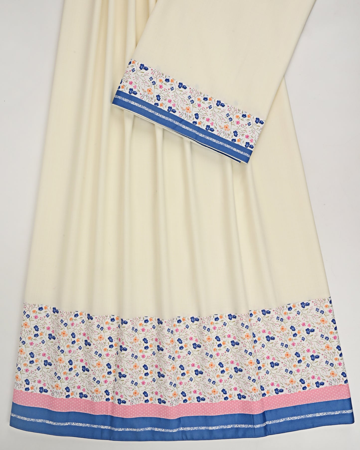Cream Ohbat Rida With Smart Floral Panel