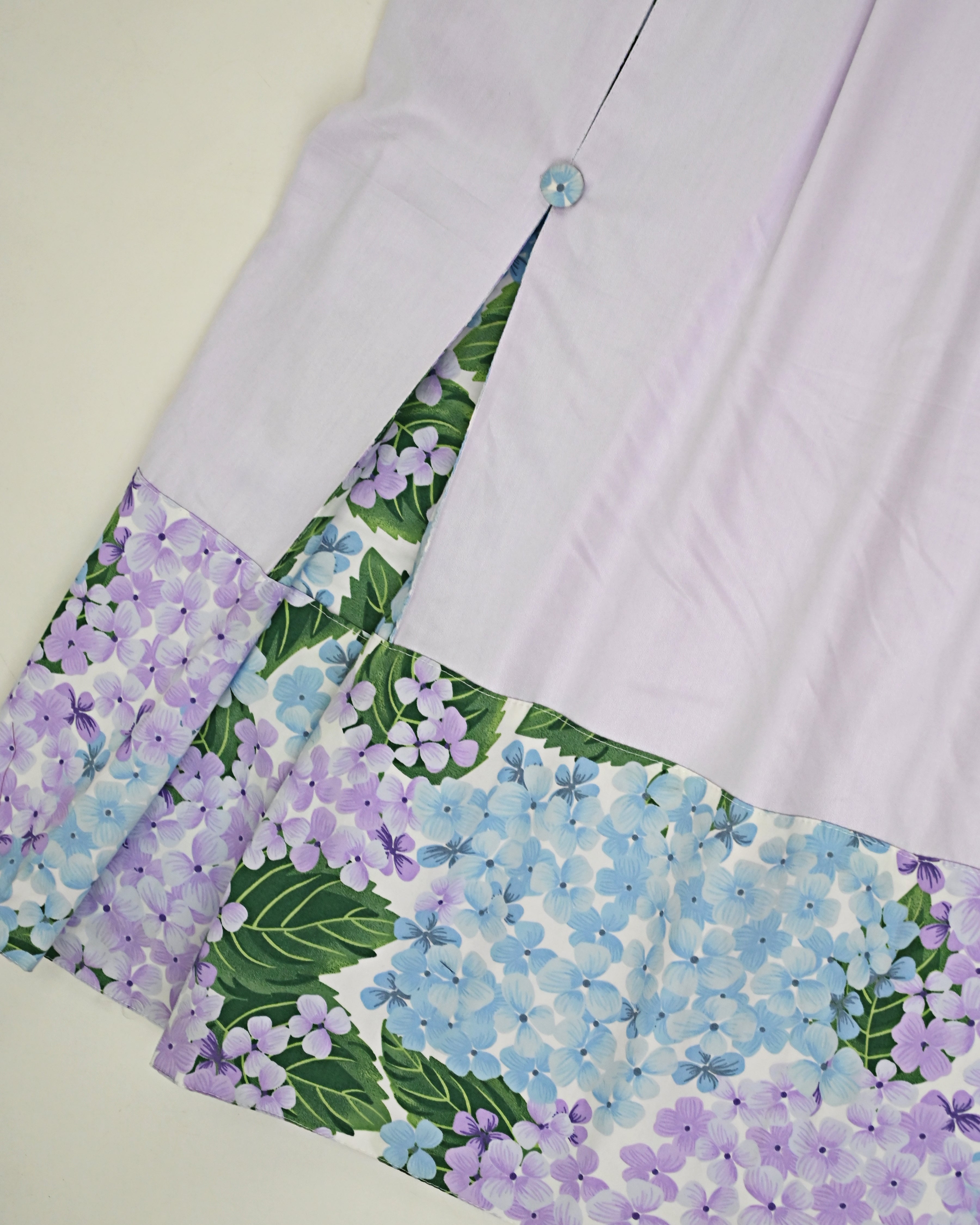 Lilac Rida With Smart Floral Panel & Fancy Button Pattern-1250/-