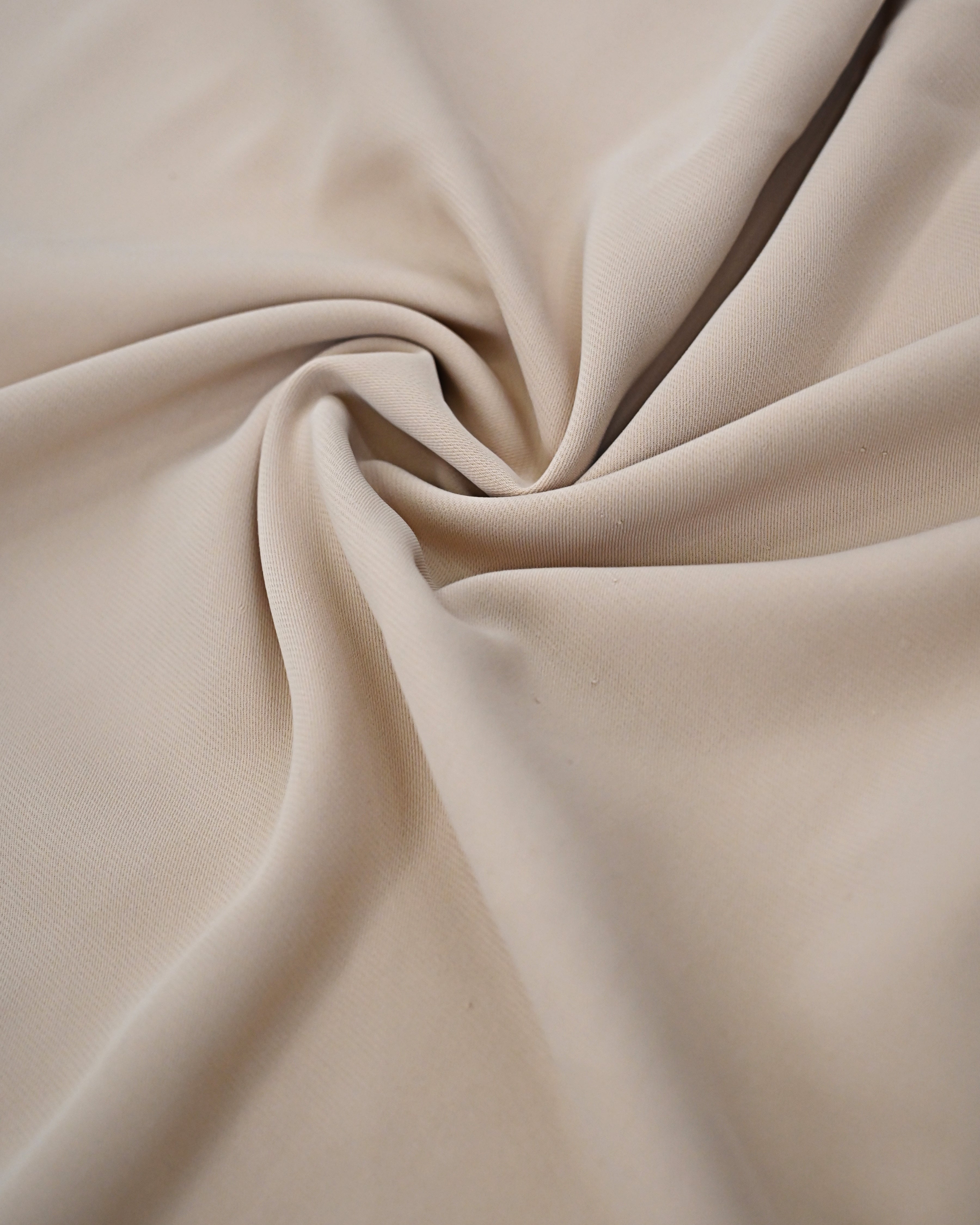 Beige Abaya Ohbat Rida With Small Maroon Patti-950/-