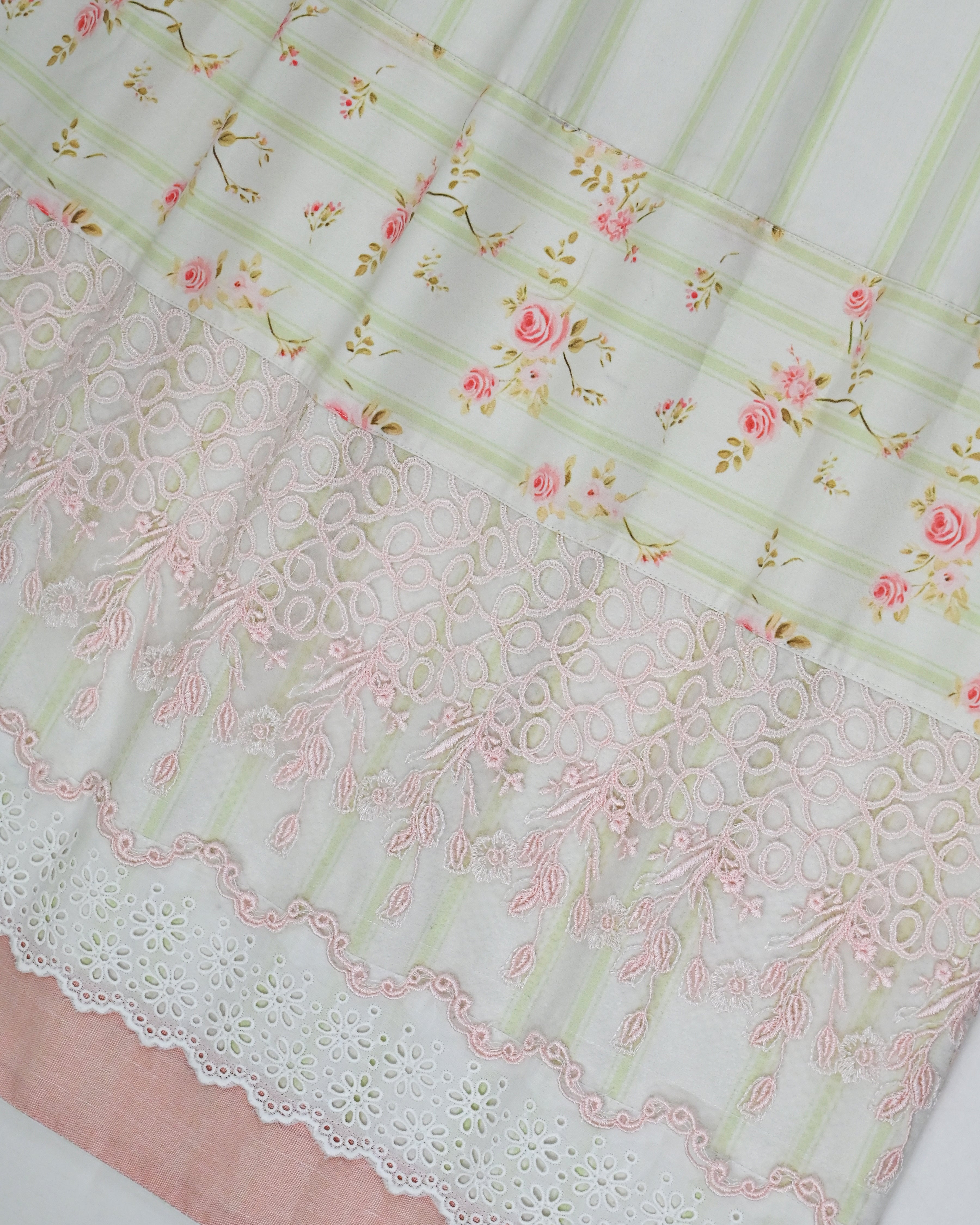 Cream Base Citron Green Lining Rida With Smart Floral Print Panel & Smart Lace