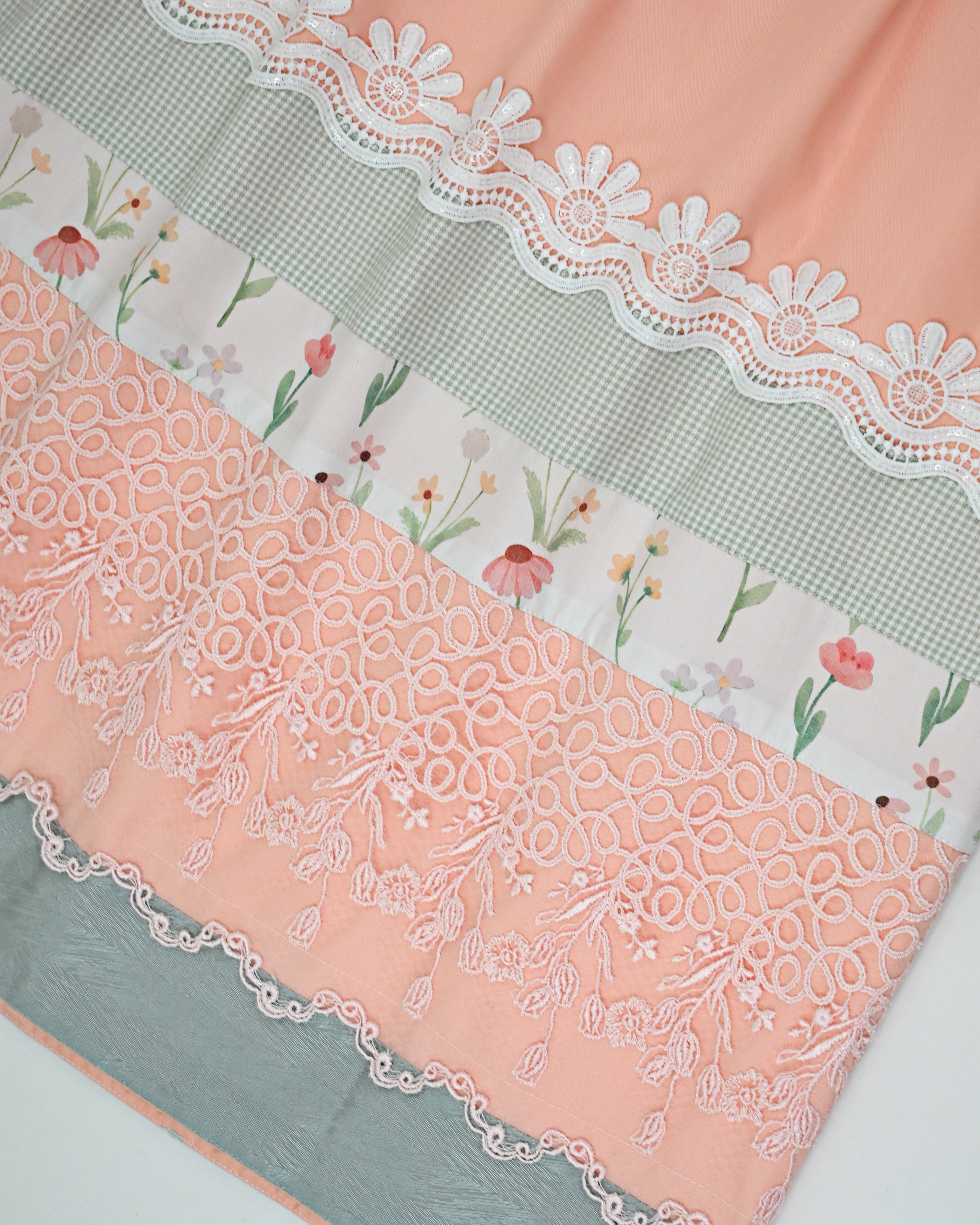 Light Peach Rida With Smart Floral Lace & Smart Diff Panel