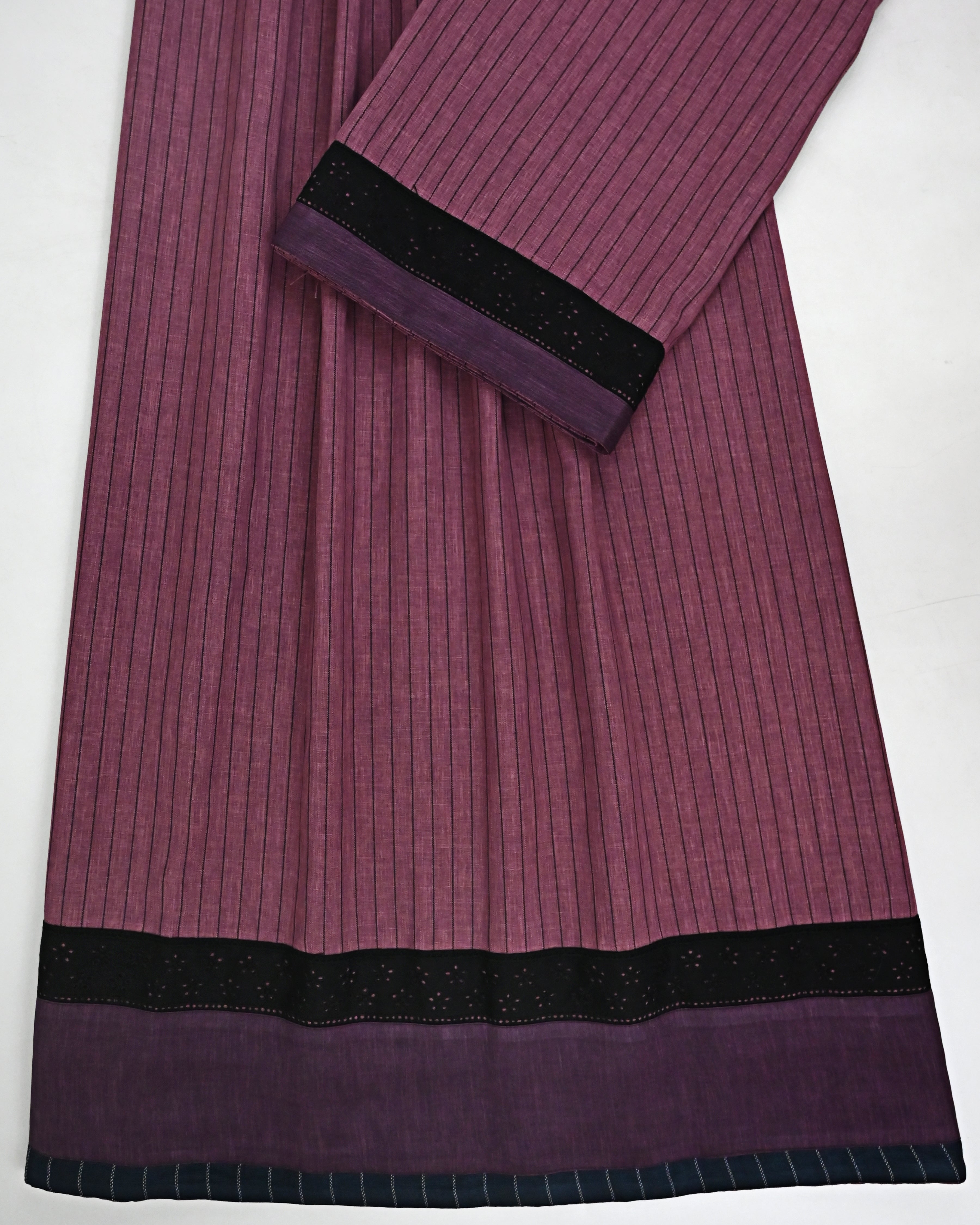 Dusty Berry Black Lining Rida With Smart Dark Purple Panel & Smart Black Patta
