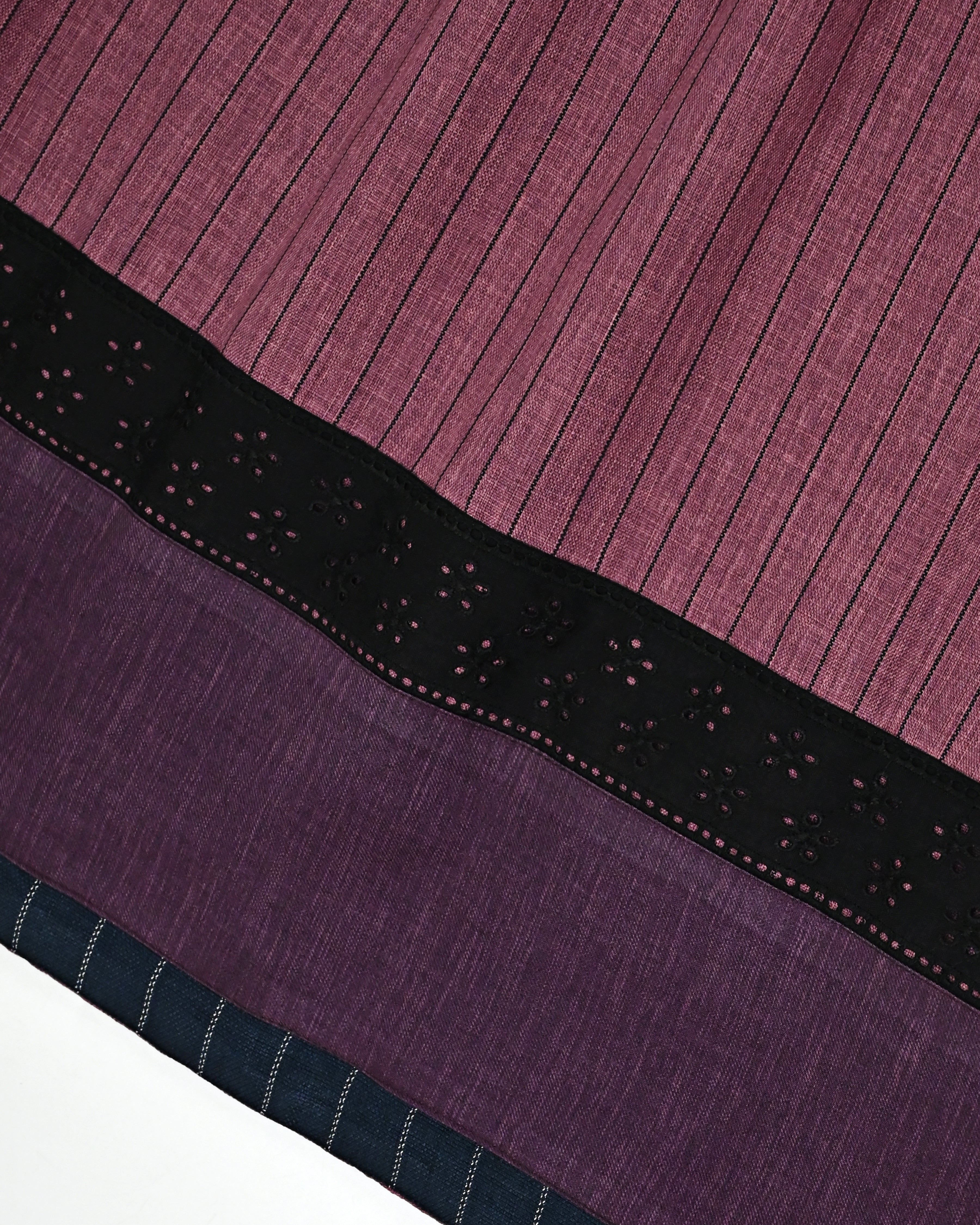 Dusty Berry Black Lining Rida With Smart Dark Purple Panel & Smart Black Patta