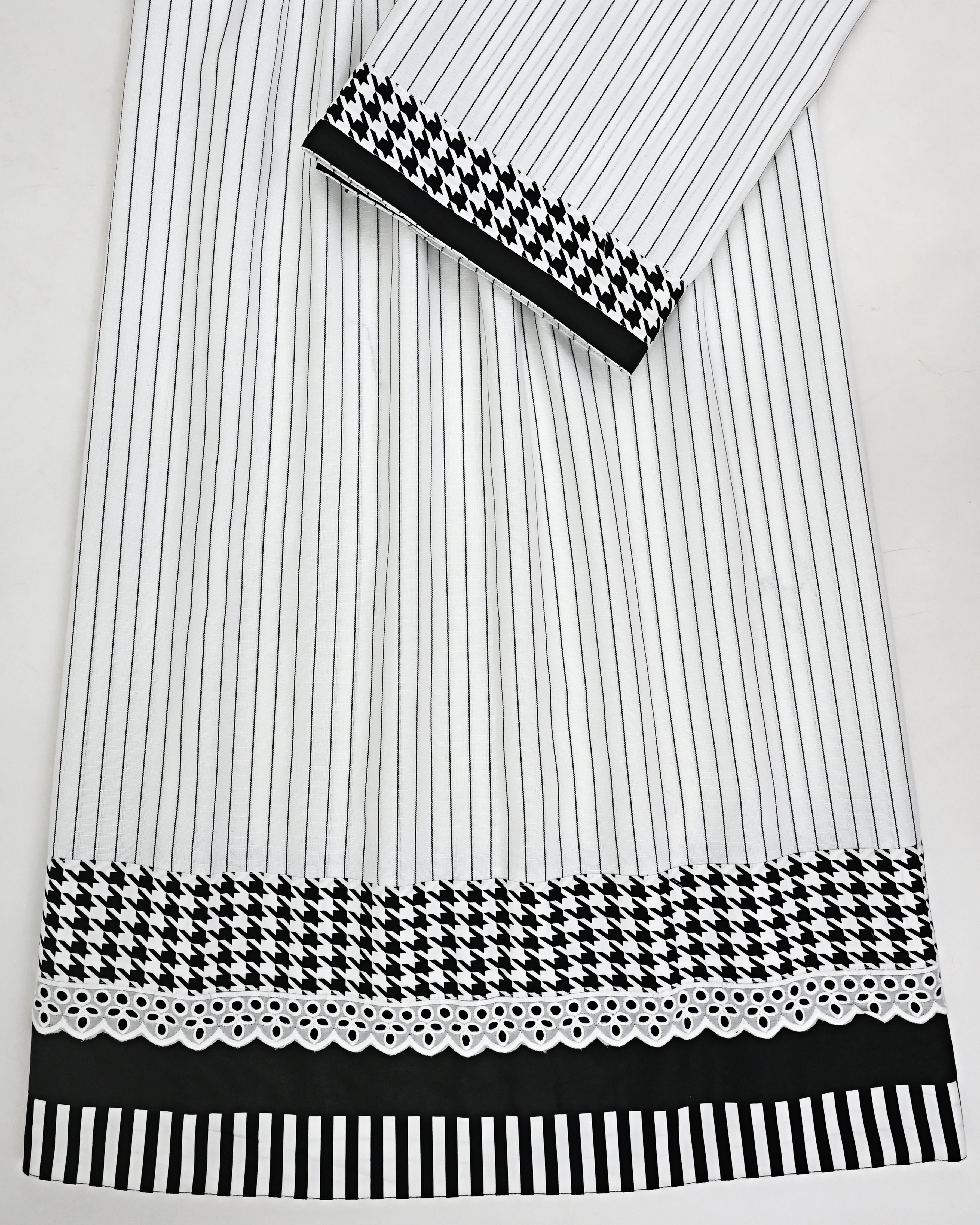 Stark White Black Lining Rida With Smart Design Panel & Smart Lace