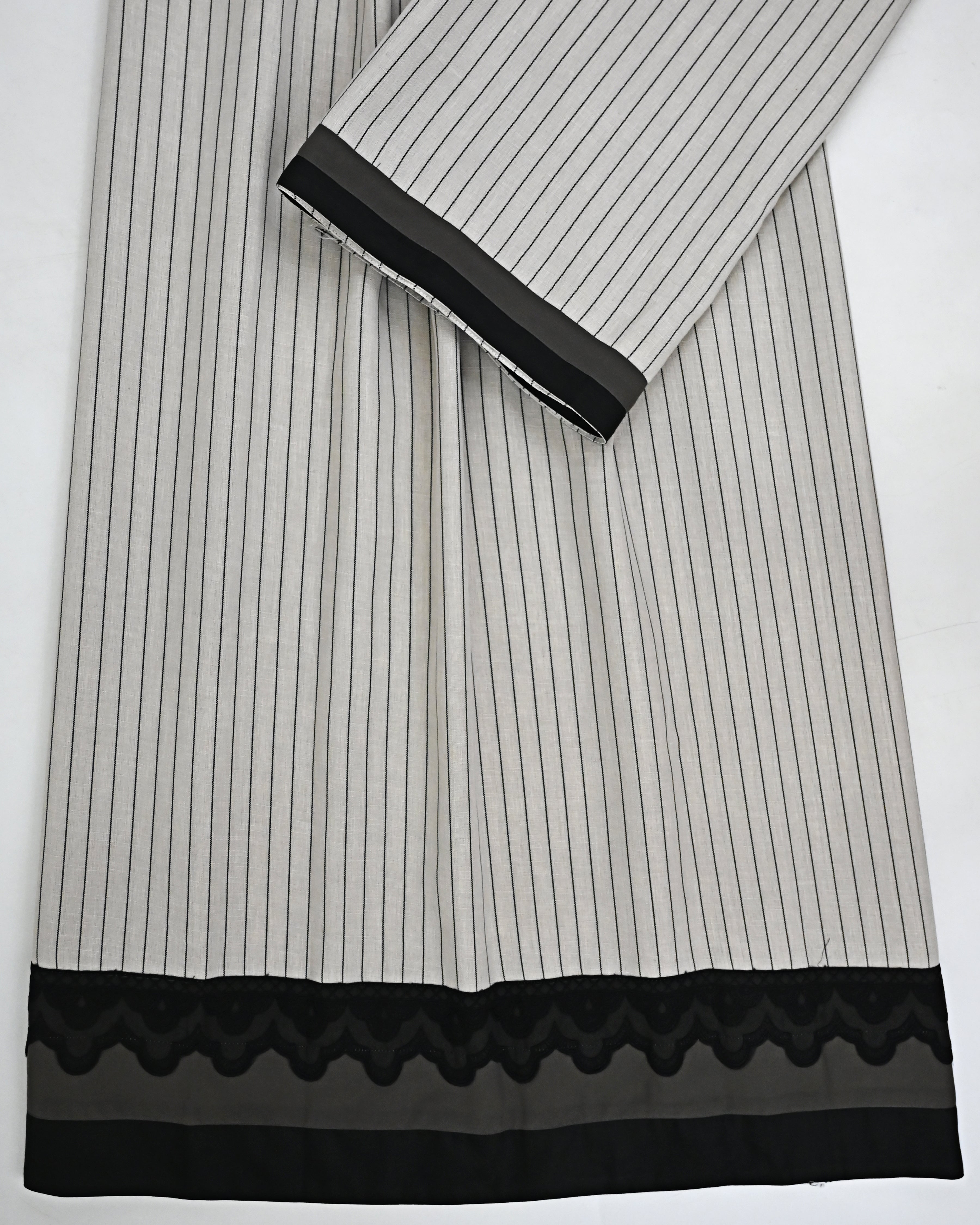 Oatmeal Base Charcoal Stripes Rida With Plain Dark Panel & Black Lace