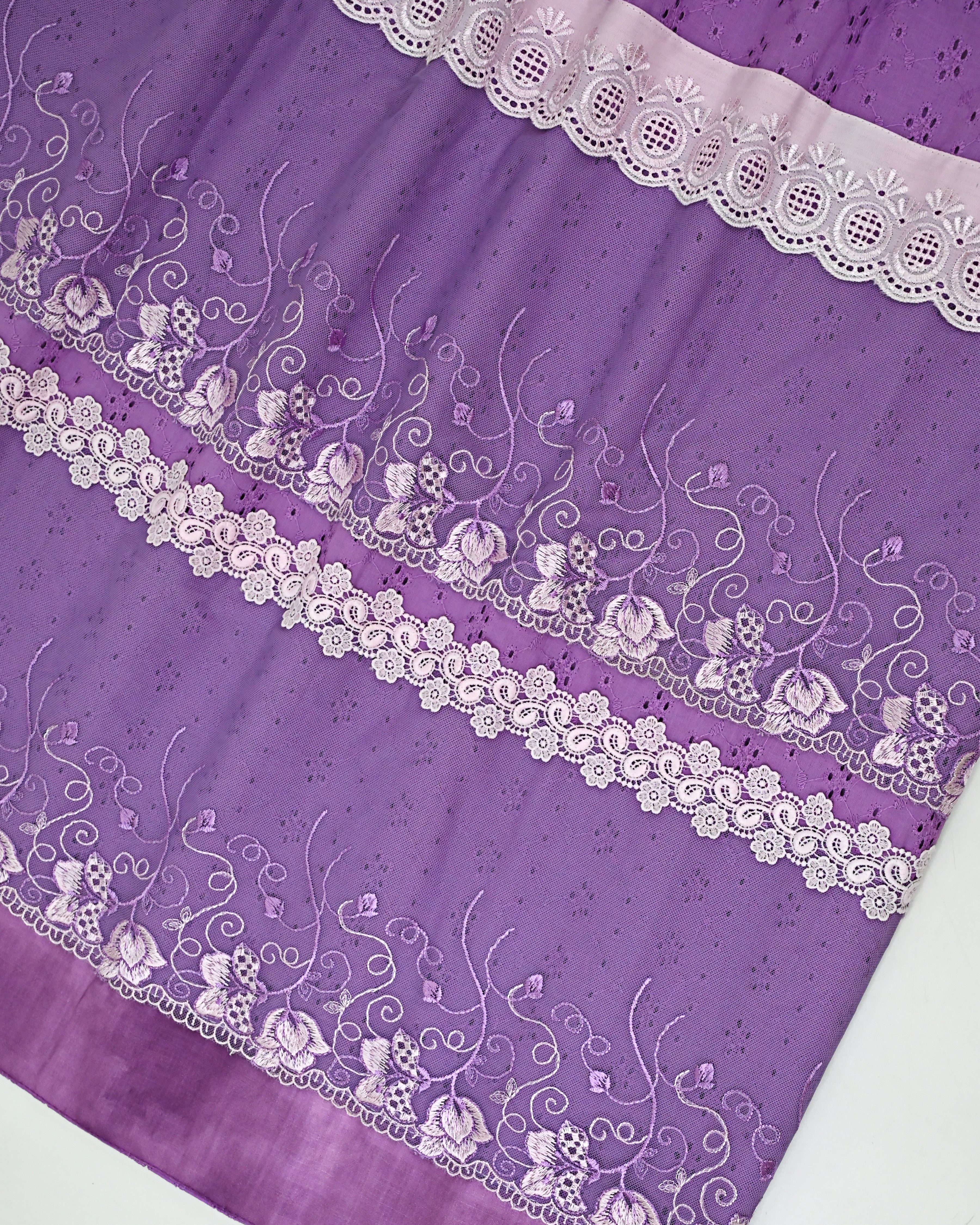 Royal Purple Hakoba Rida With Smart & Beautiful Floral Lace