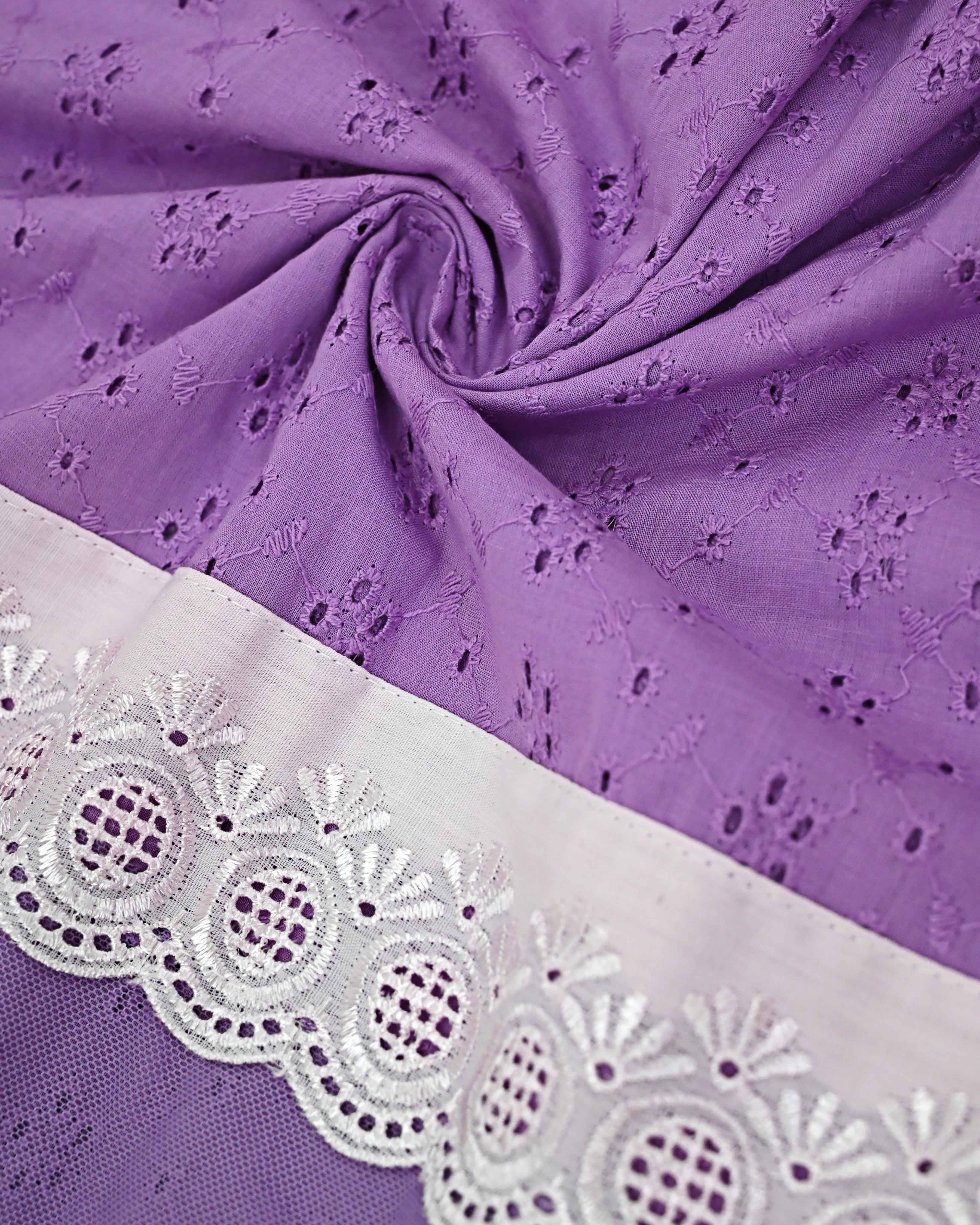 Royal Purple Hakoba Rida With Smart & Beautiful Floral Lace