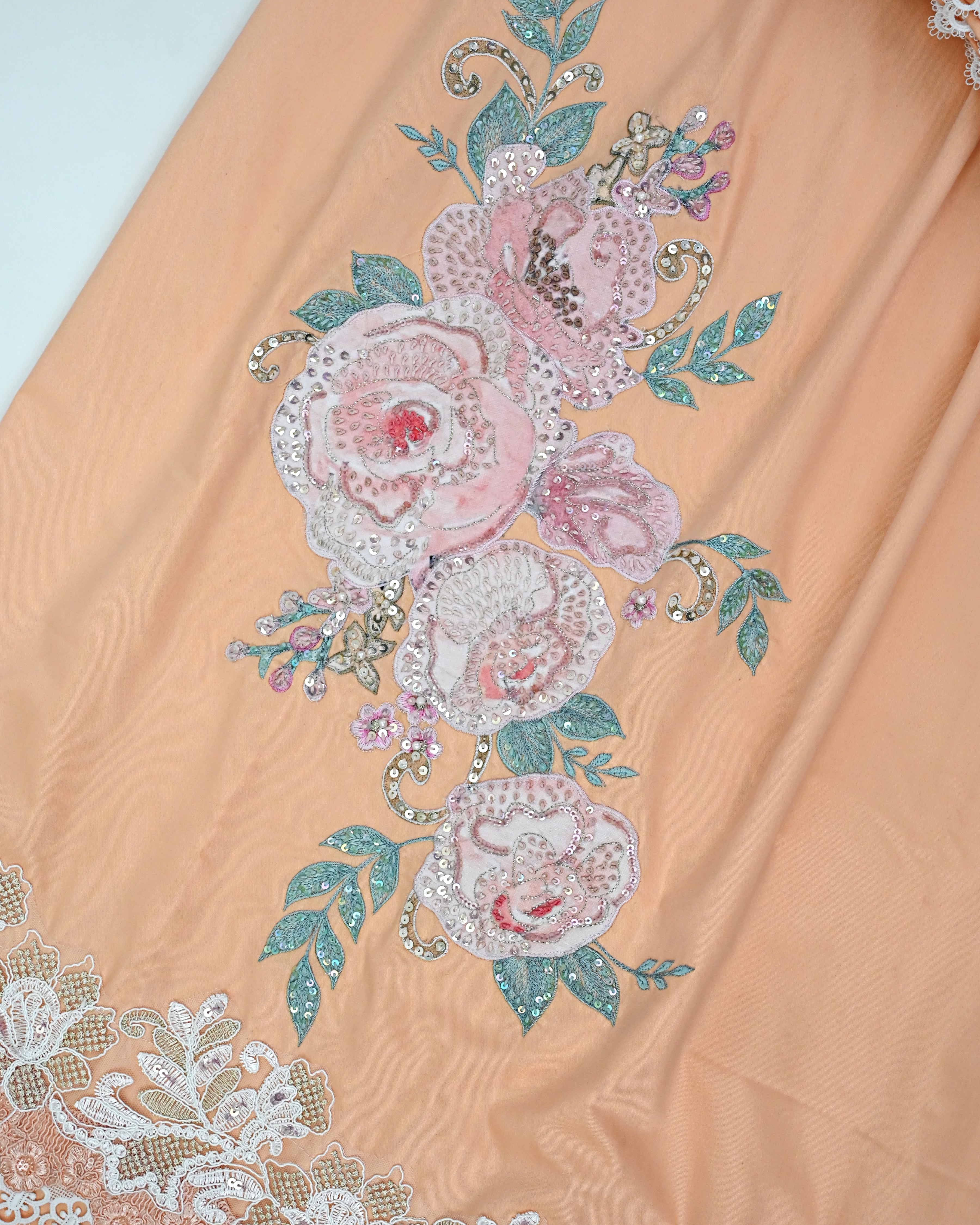 Light Peach Rida With Smart Lace & Floral Bunch With Aari Work Touch Up