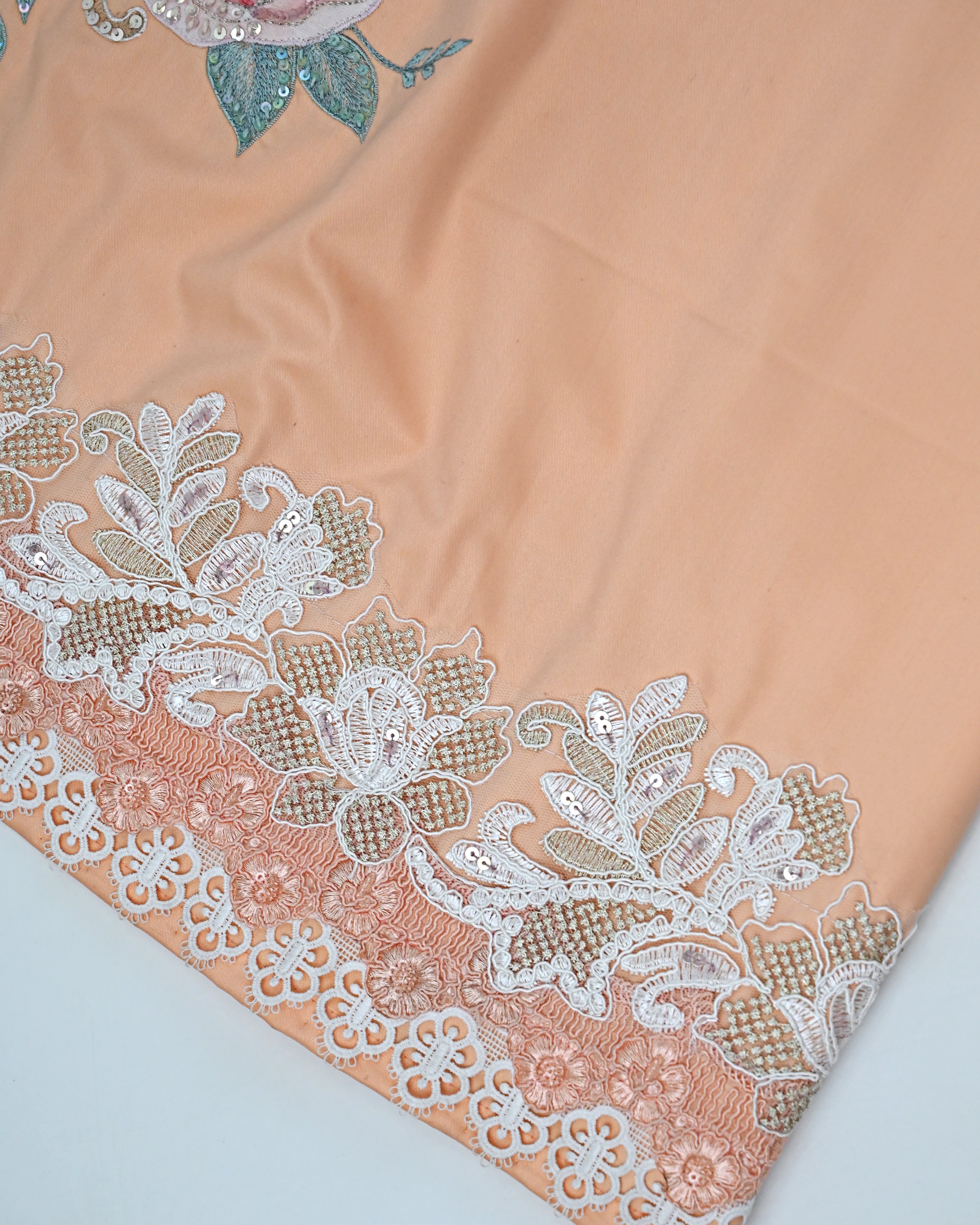 Light Peach Rida With Smart Lace & Floral Bunch With Aari Work Touch Up