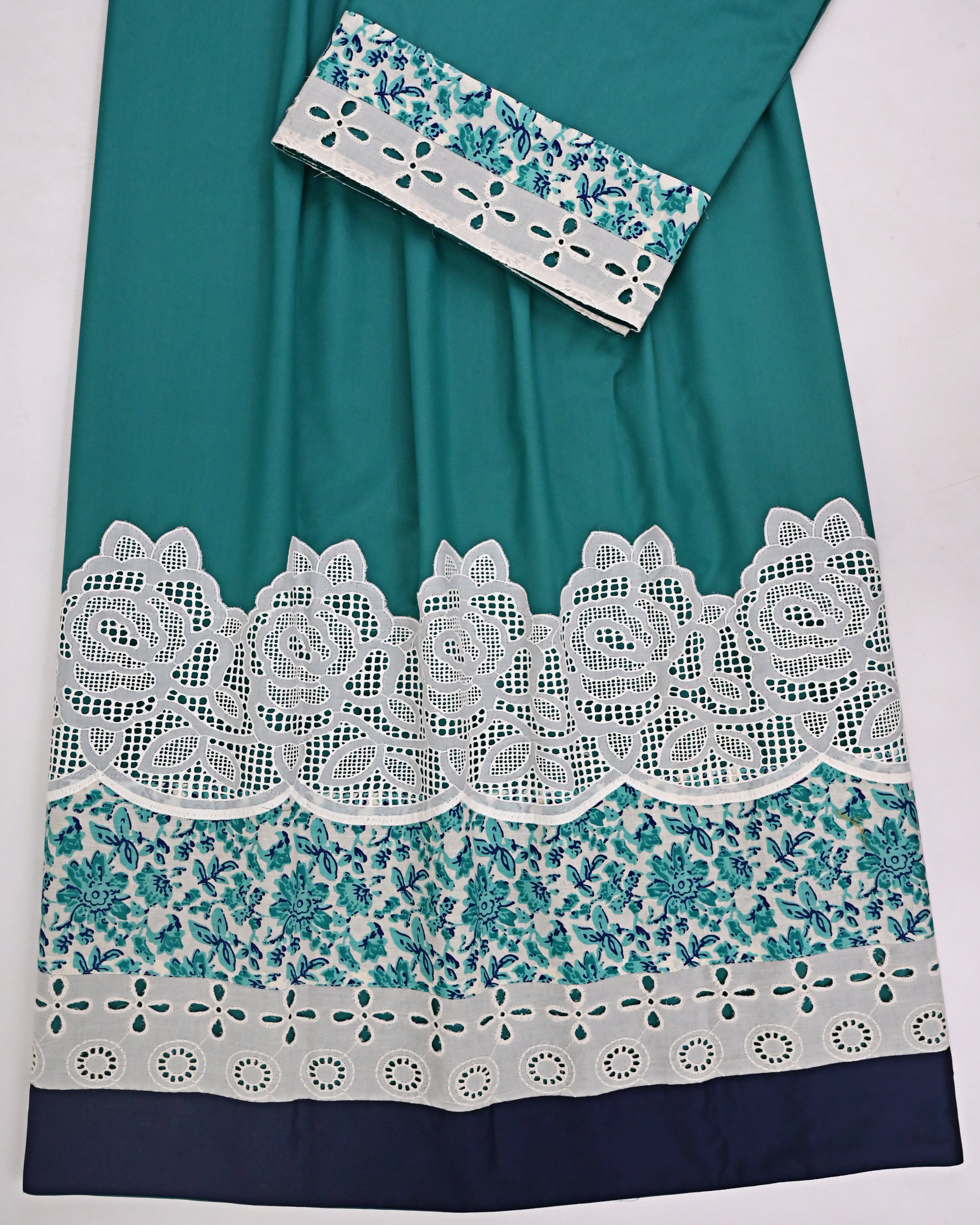 Bottle Green Rida With Smart Batik Print Panel & Smart Floral Lace