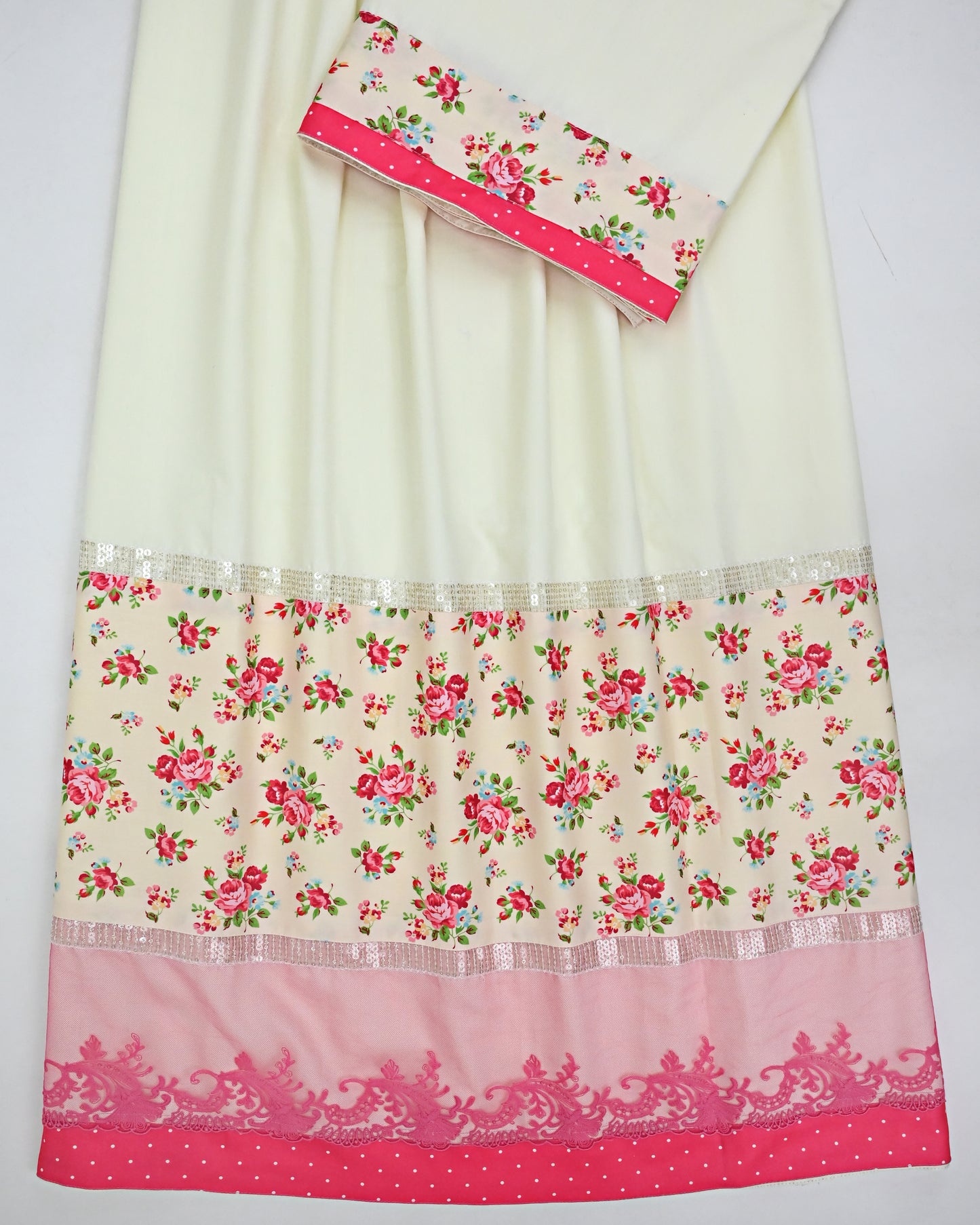 Ivory Rida With Smart Floral Panel & Sequence Floral Lacing