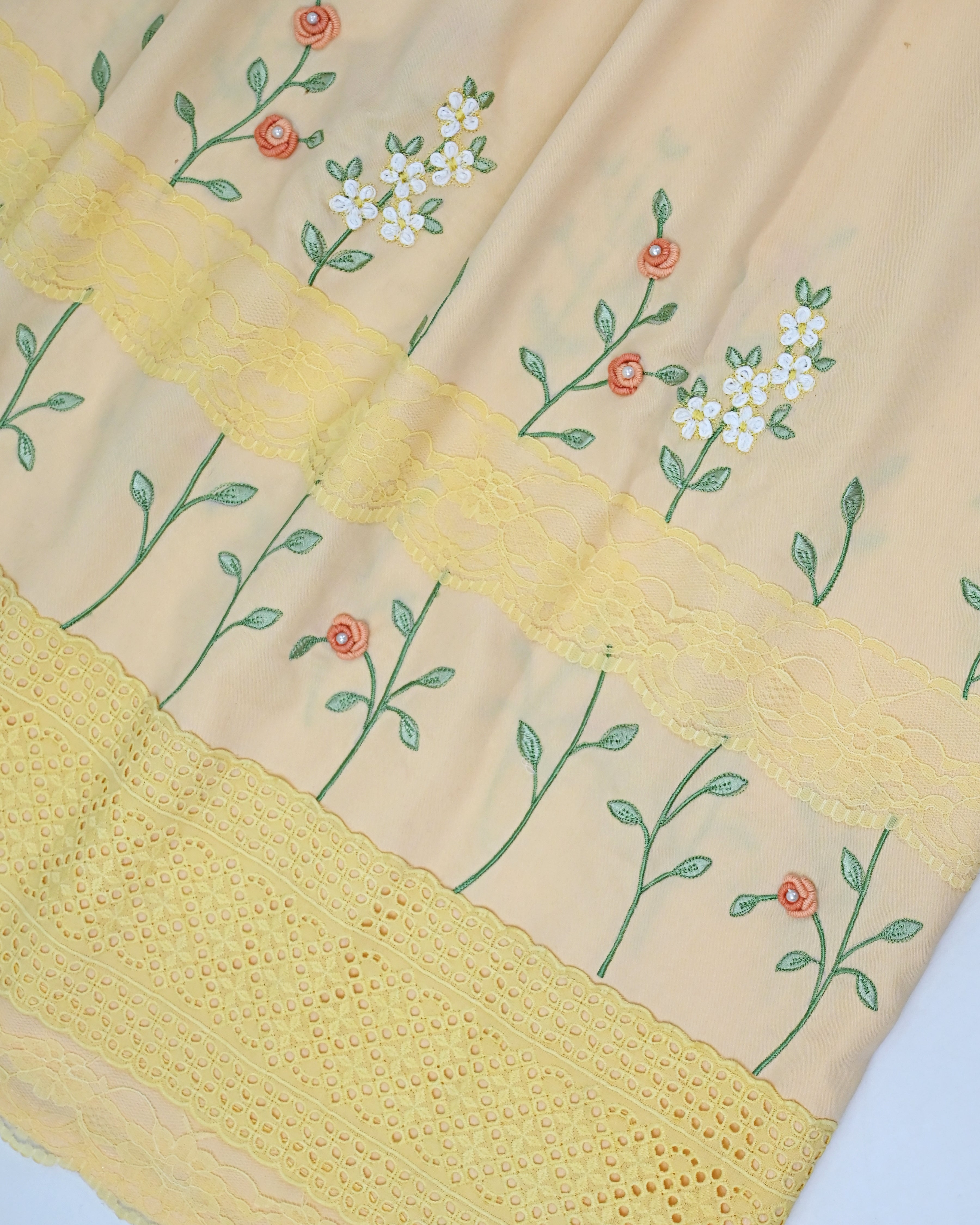 Mango Yellow Rida With Smart Floral Bullions Work & Smart Yellow Lace