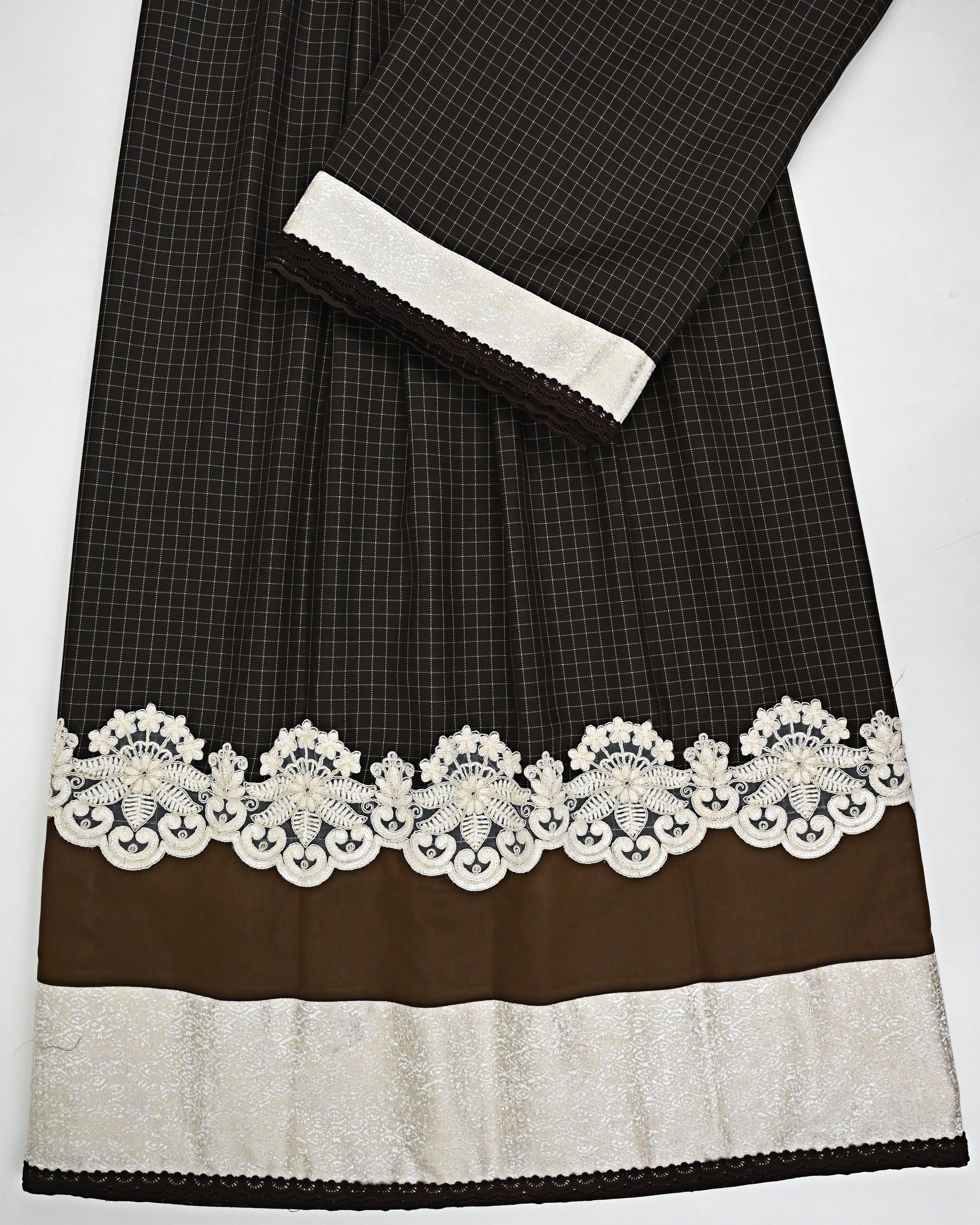 Dark Brown Checks Rida With Brown Cream Panel & Smart Floral Lace