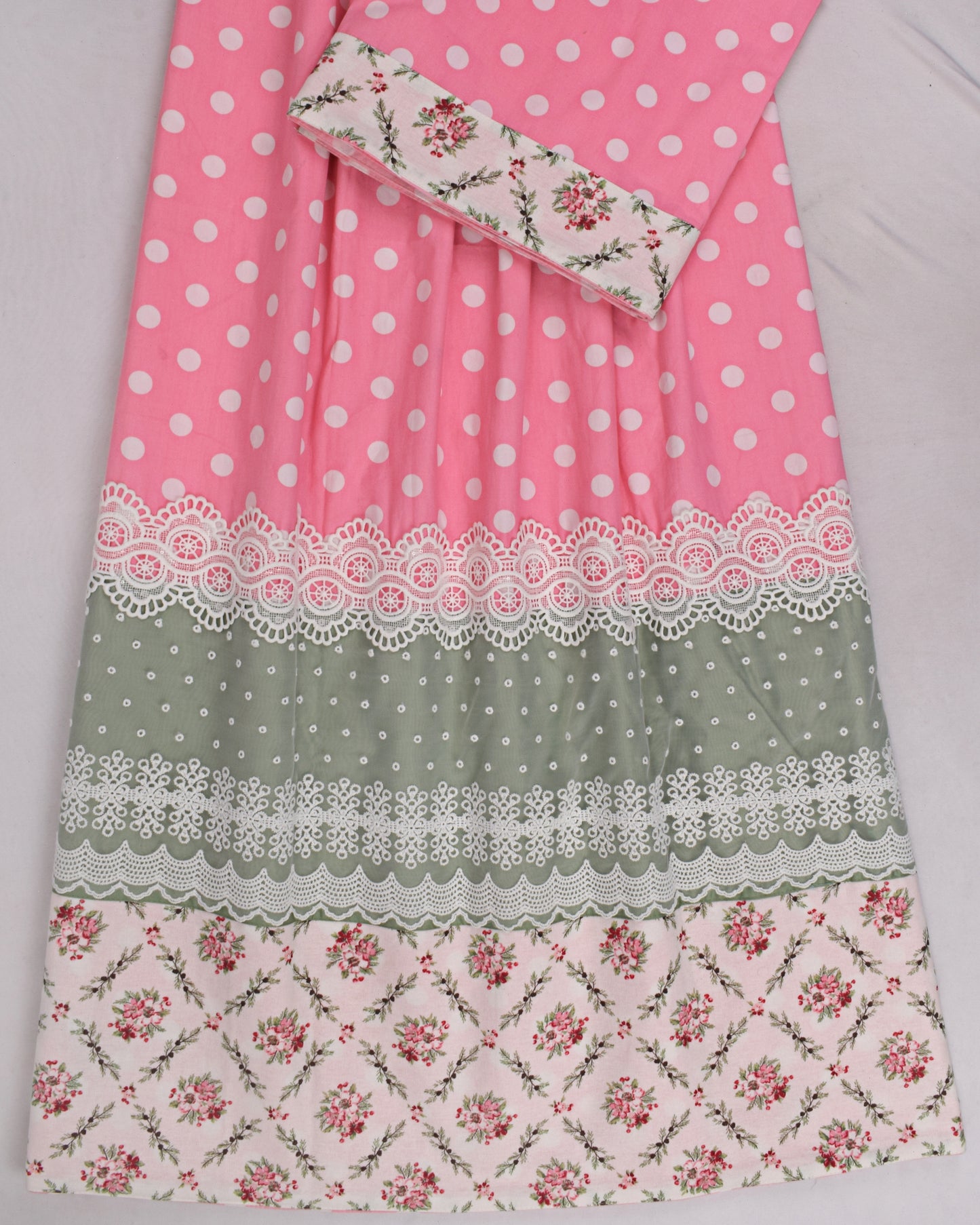 Onion Pink White Dots Rida With Floral Panel & Smart Lace