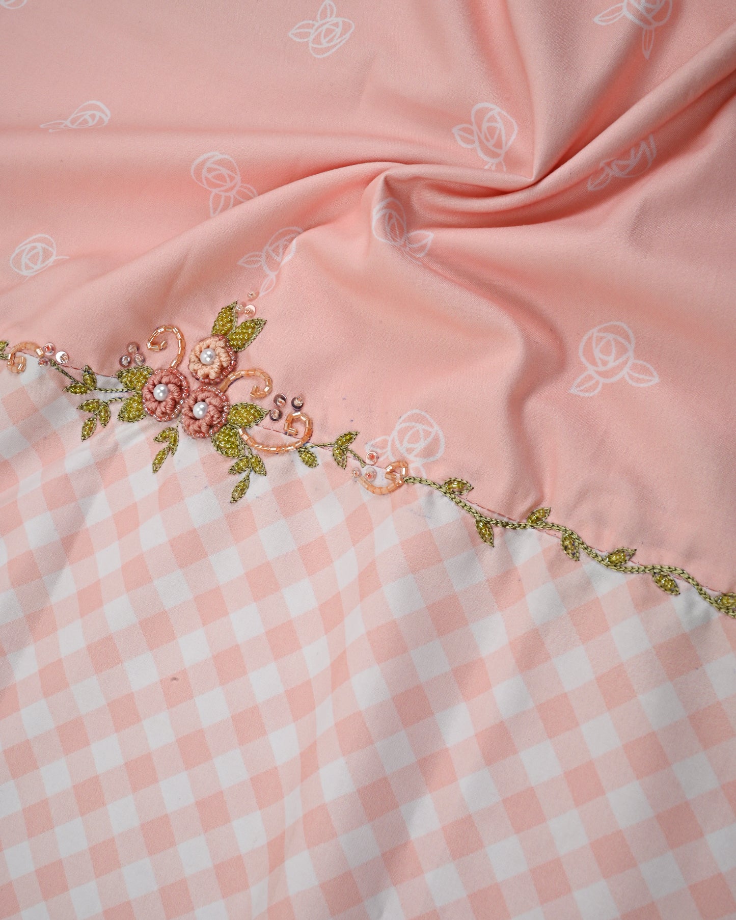 Light Peach Cheks Rida With Smart Pattern & Bullion Work Border