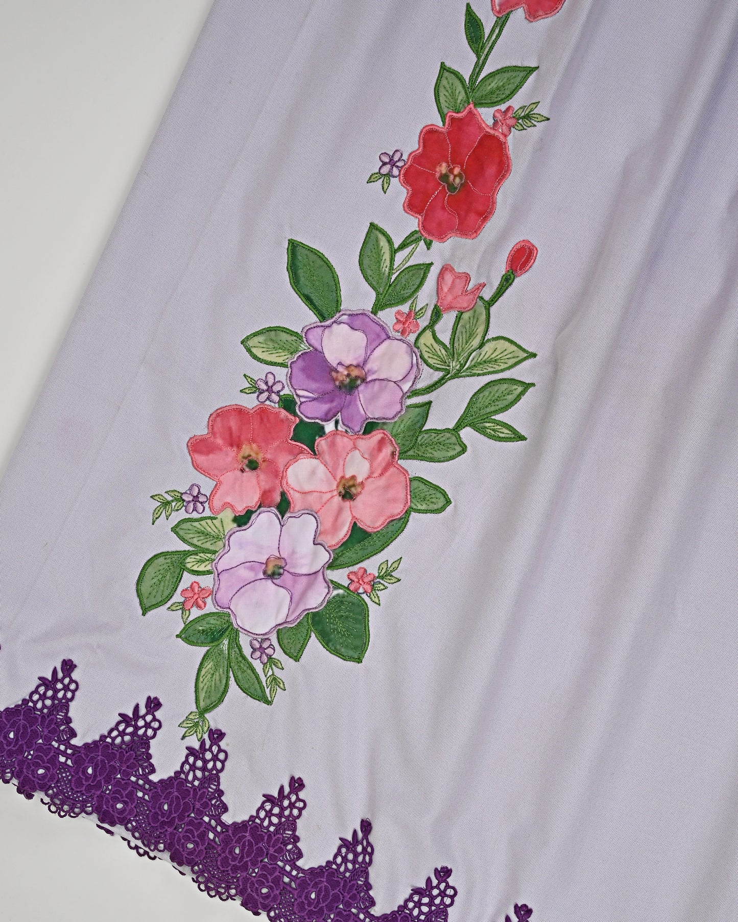 Mauve Rida With Smart Lace & One Side Floral Work