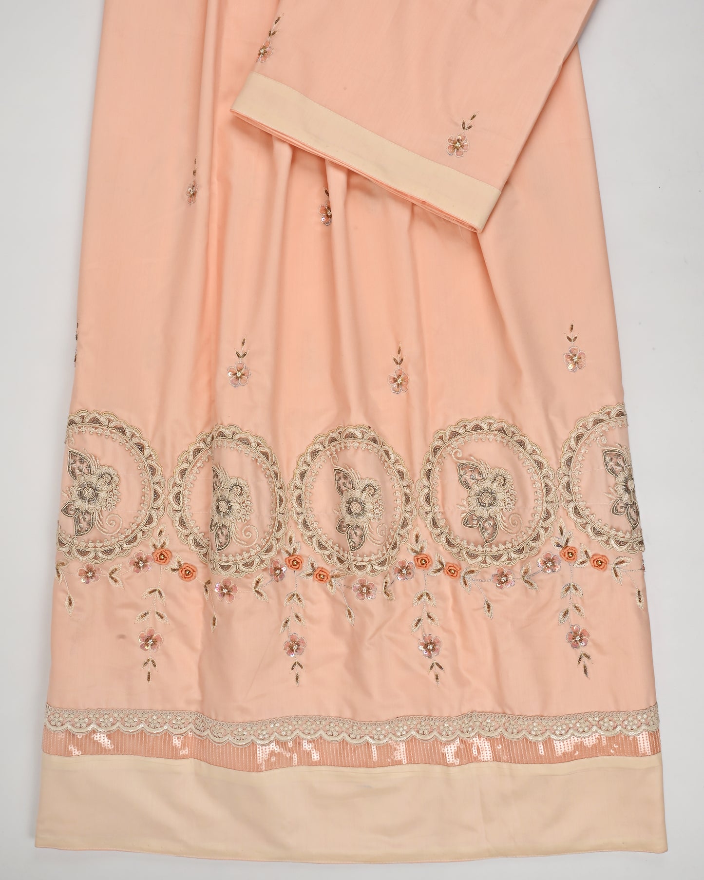 Peach Rida With Heavy Look Lace & All Over Floral Booties