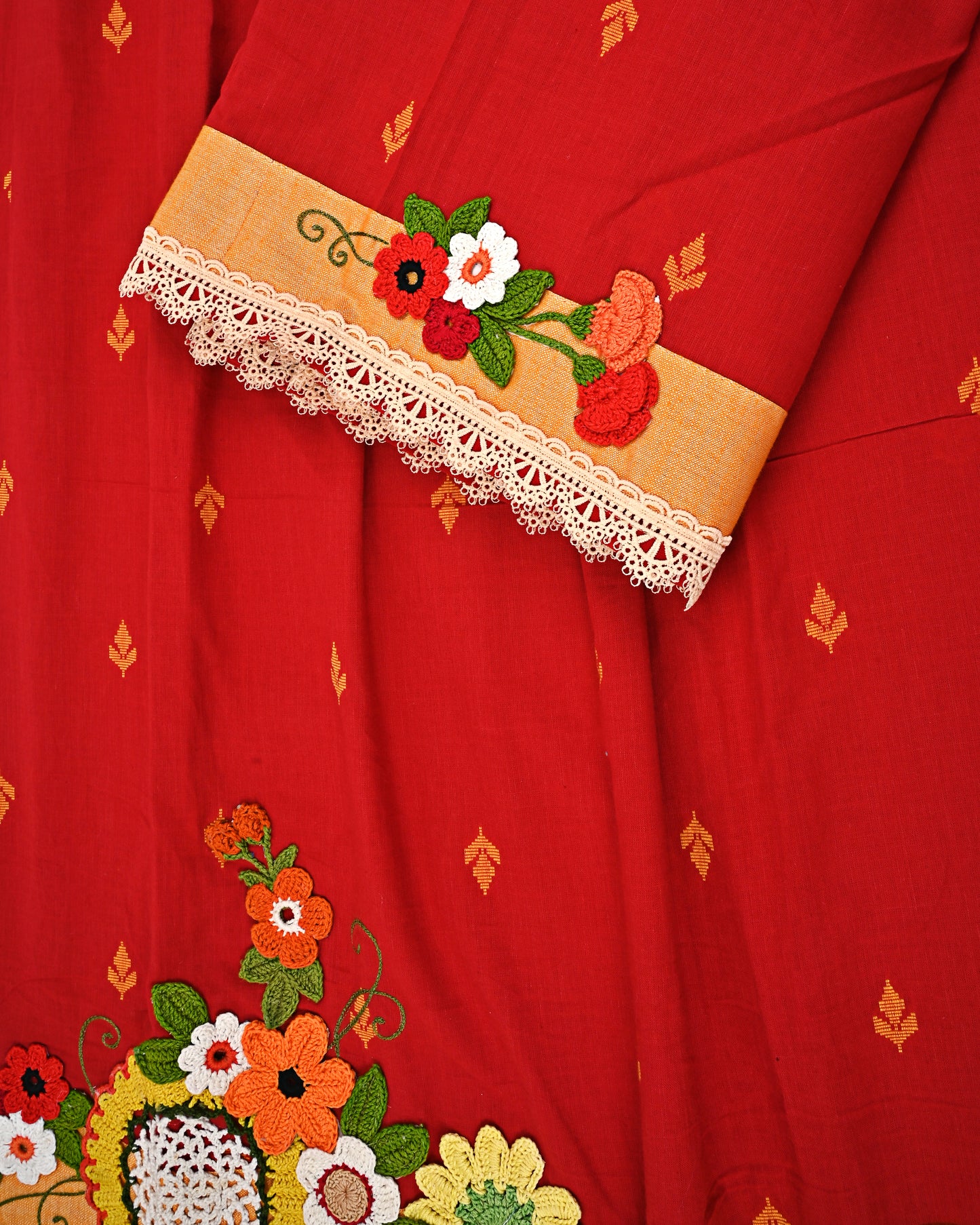 Red Rida With Smart Floral Work & Plain Peach Panel
