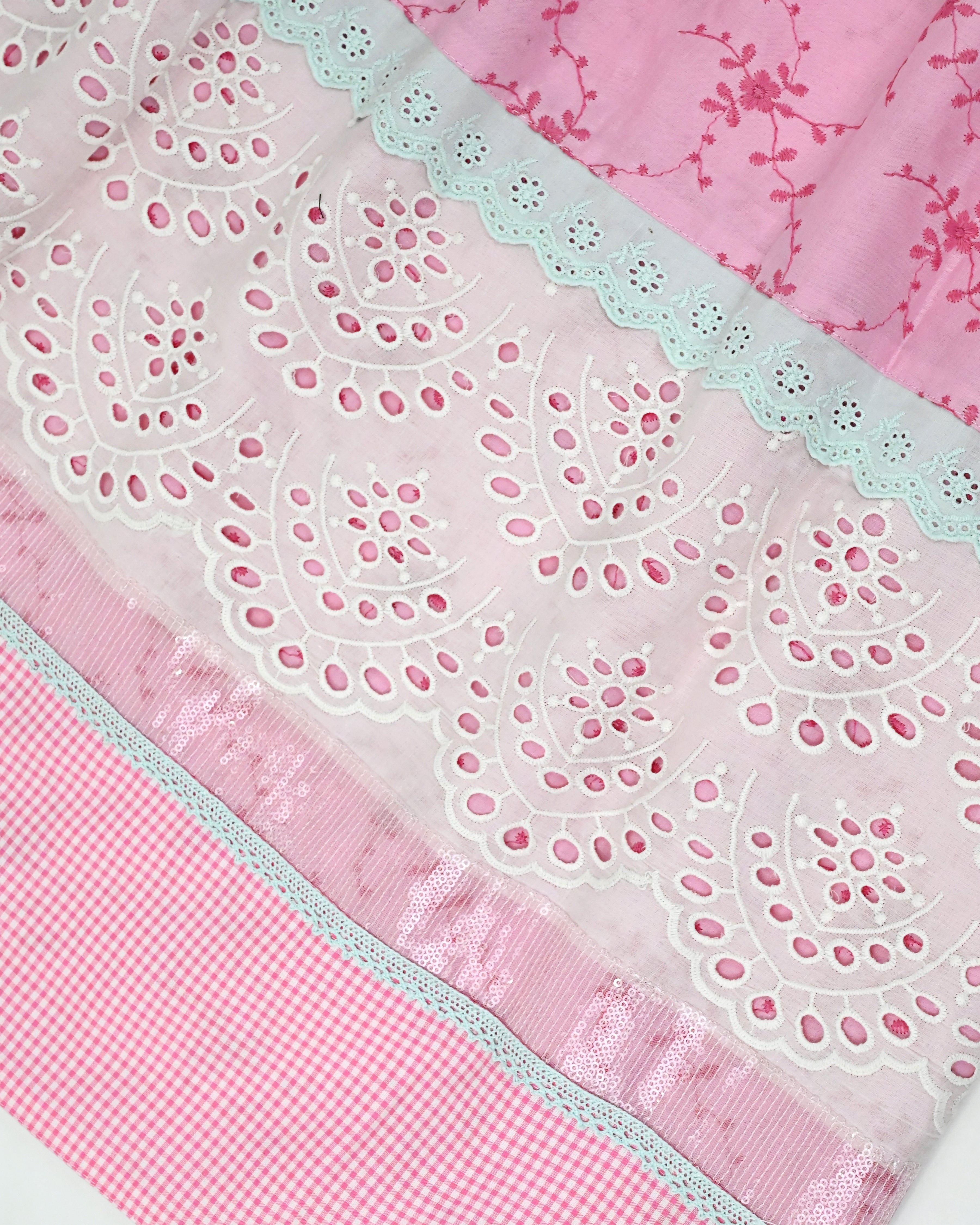 Rose Pink Rida With Floral Cut Work & Smart Hakoba Lacing Small Checks Panel