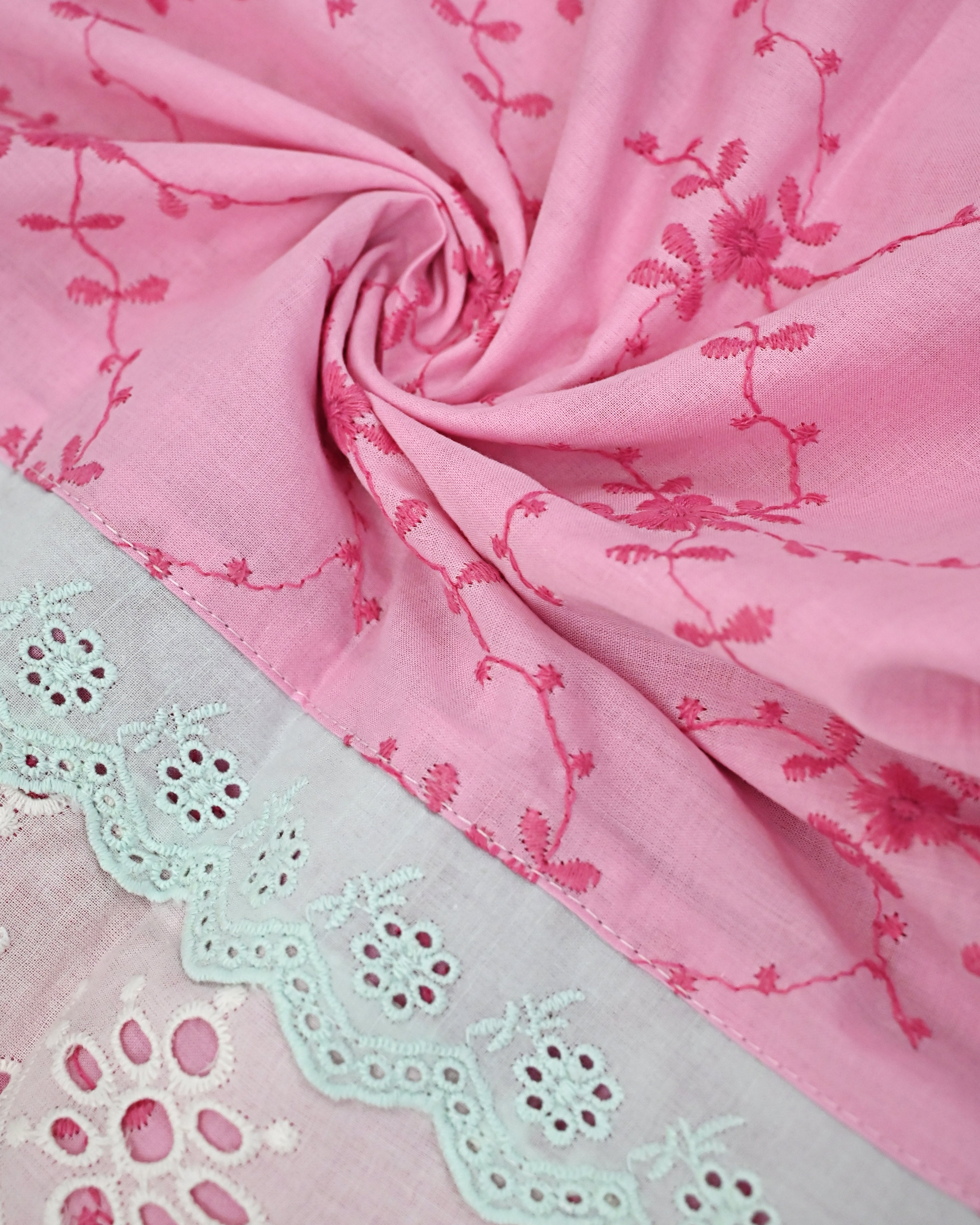 Rose Pink Rida With Floral Cut Work & Smart Hakoba Lacing Small Checks Panel