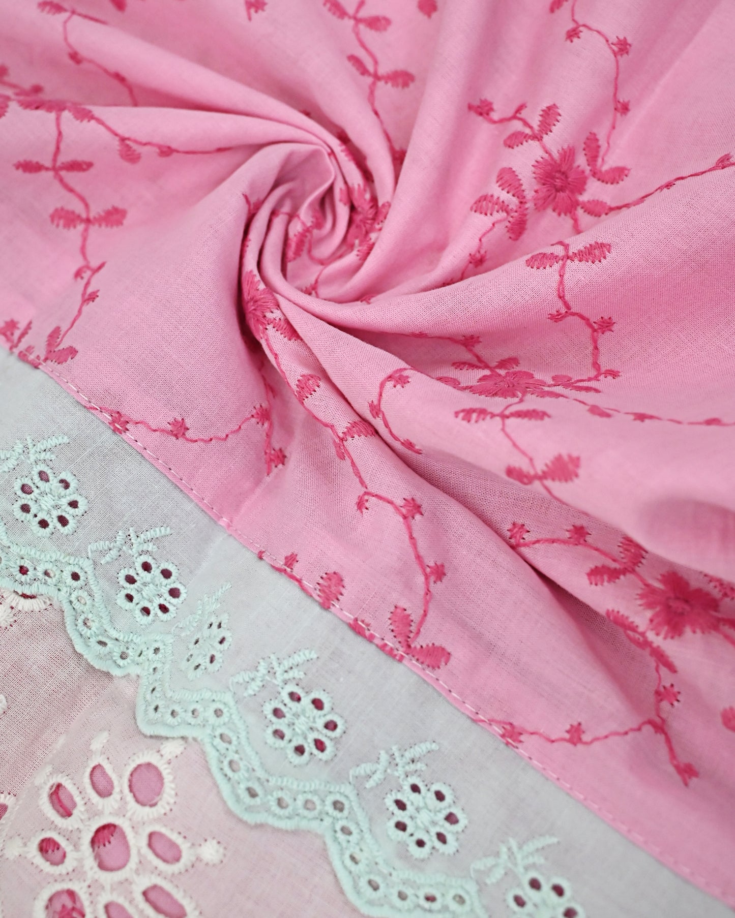 Rose Pink Rida With Floral Cut Work & Smart Hakoba Lacing Small Checks Panel