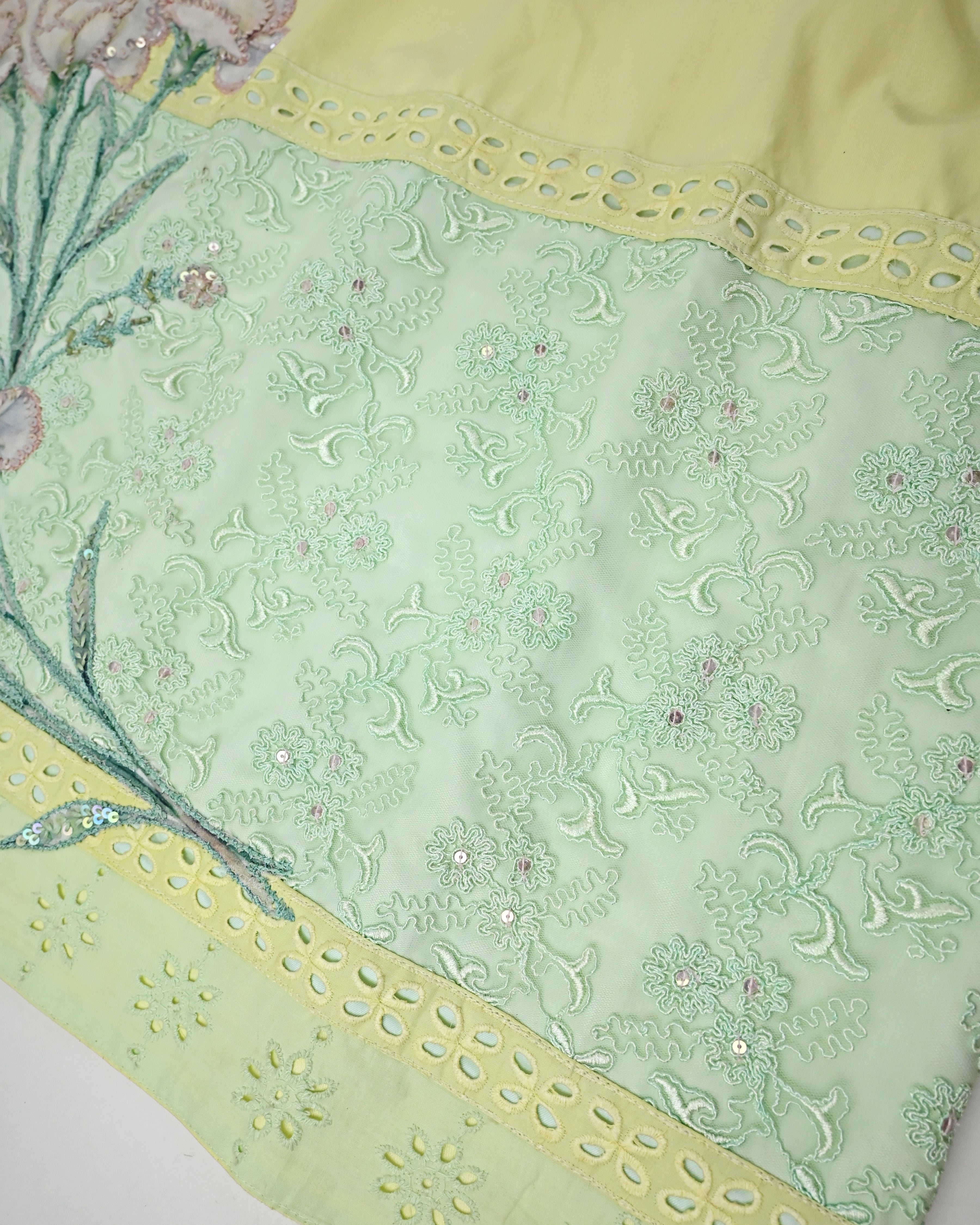 Sulfur Yellow Rida With Smart Heavy Look Panel & Floral Aari Touch Up