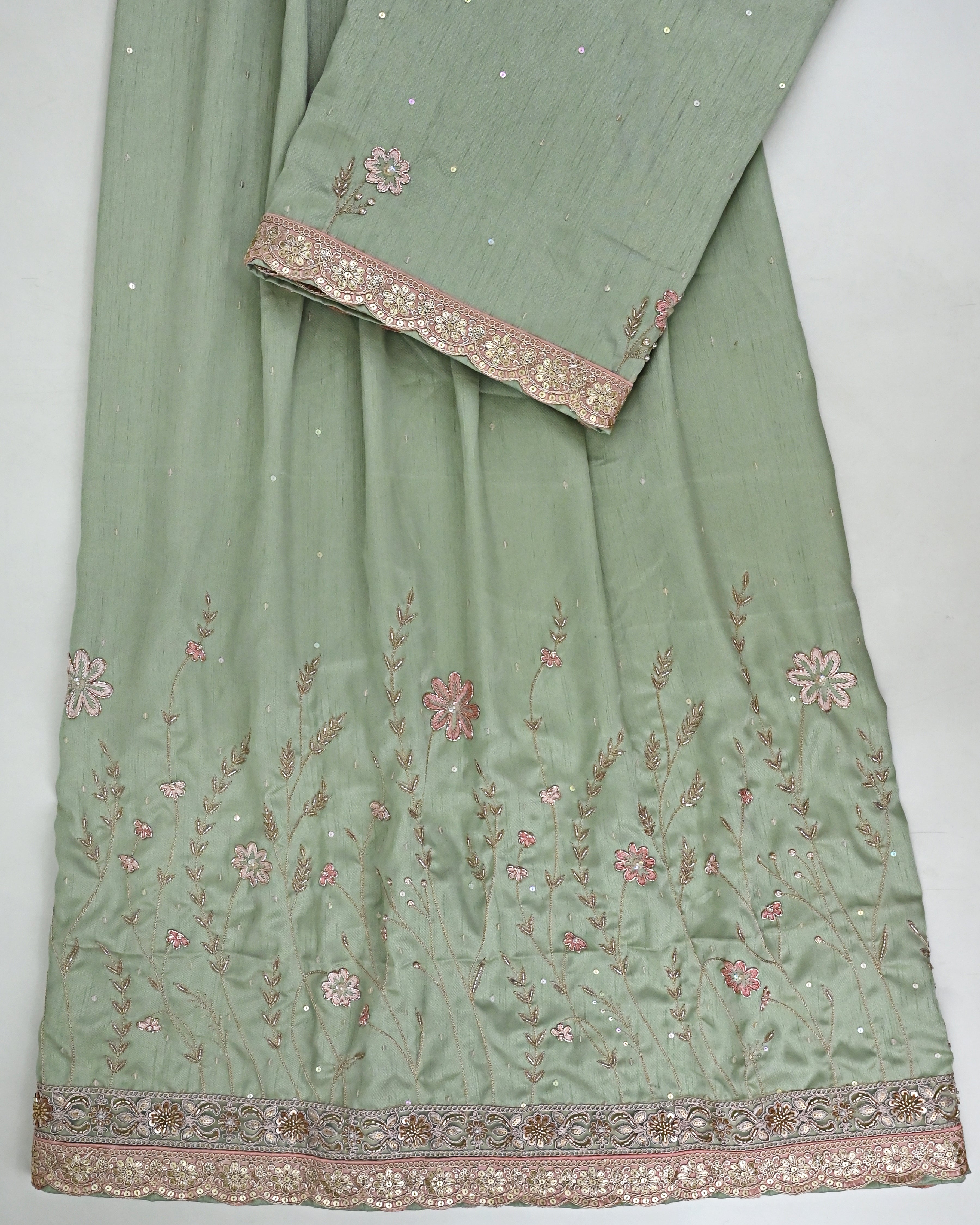 Celadon Green Silky Rida With Smart Heavy Lace & Heavy Floral Aari Work