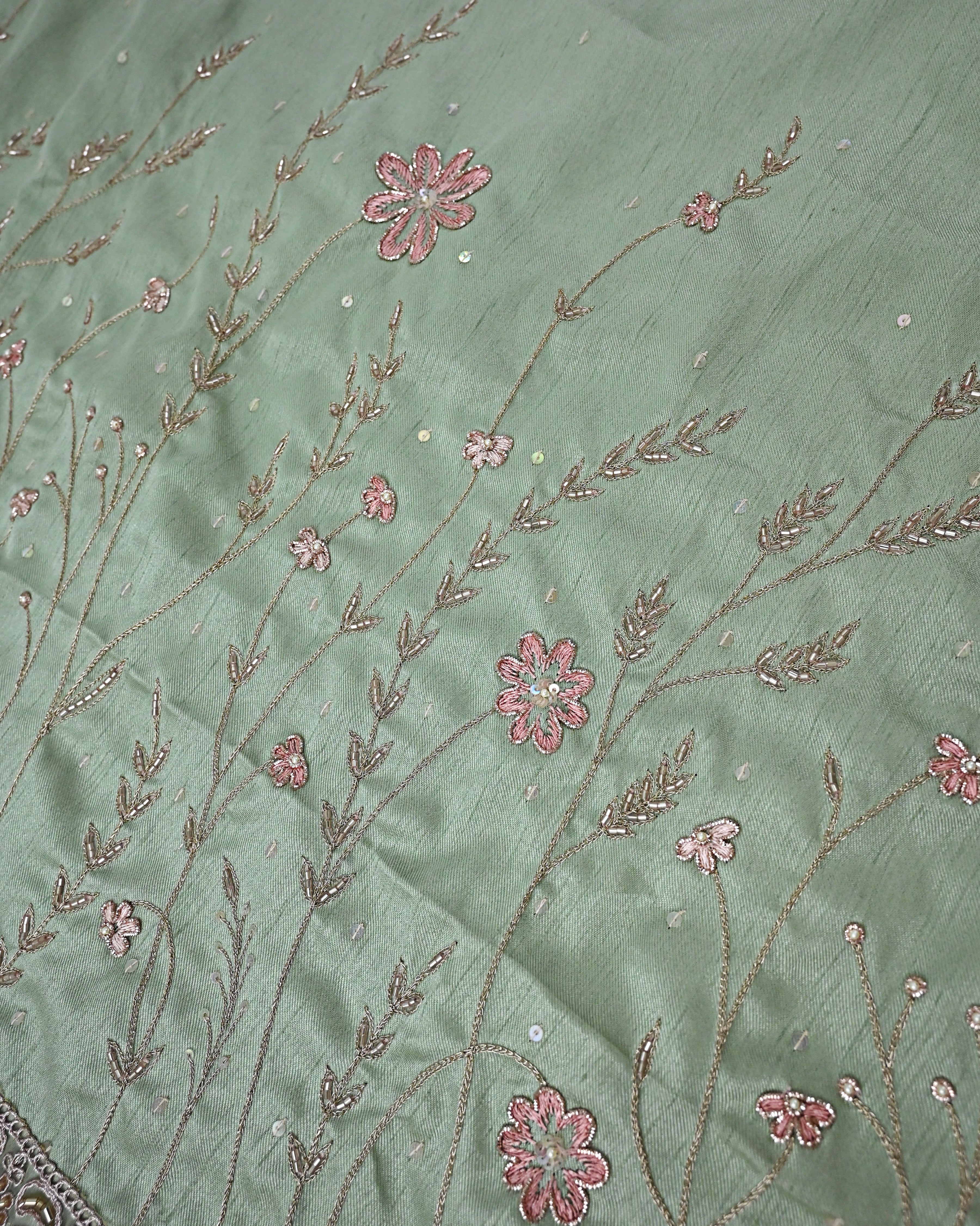 Celadon Green Silky Rida With Smart Heavy Lace & Heavy Floral Aari Work