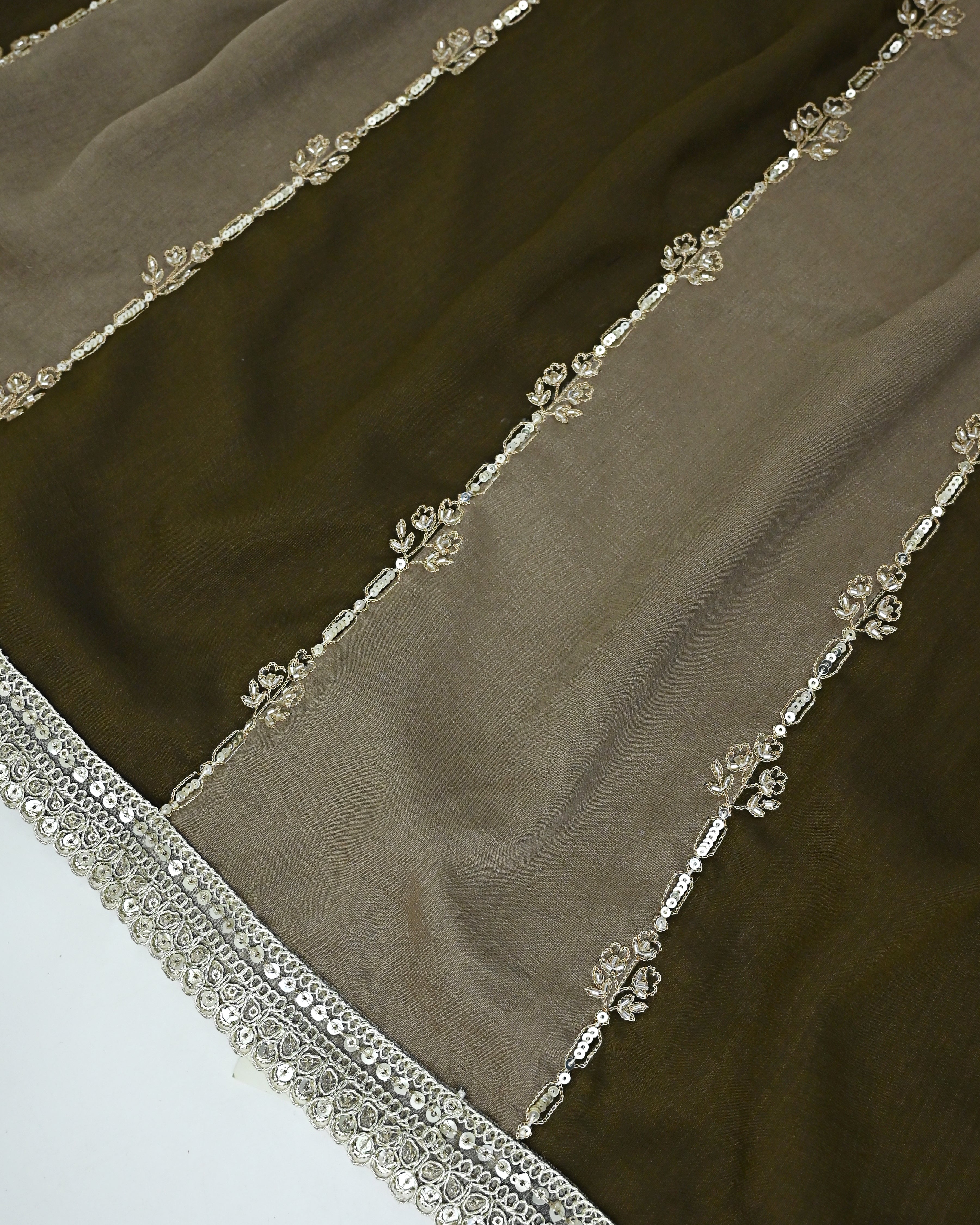 Olive Green Khaki 90 grm Silk Rida With Standing Pattern Golden Lace & Floral Aari Work