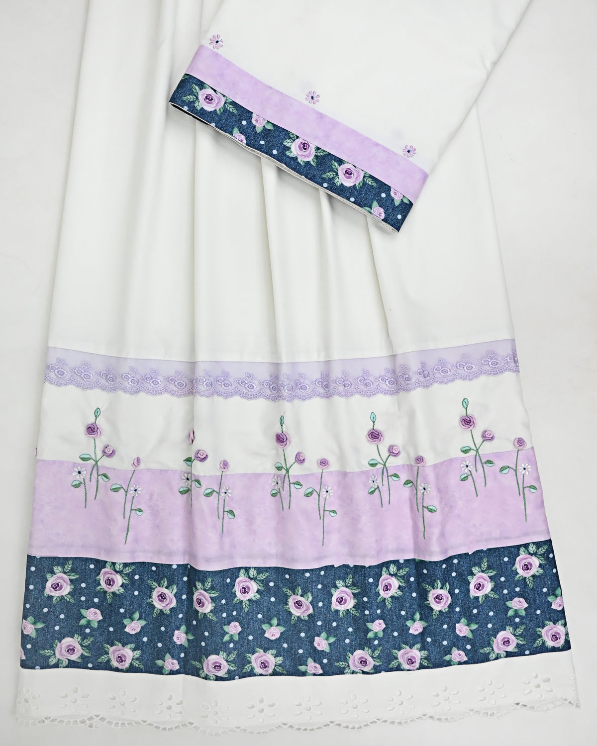 White Rida Smart Lilac Panel Floral Printed Panel & Smart Bullion Flor ...