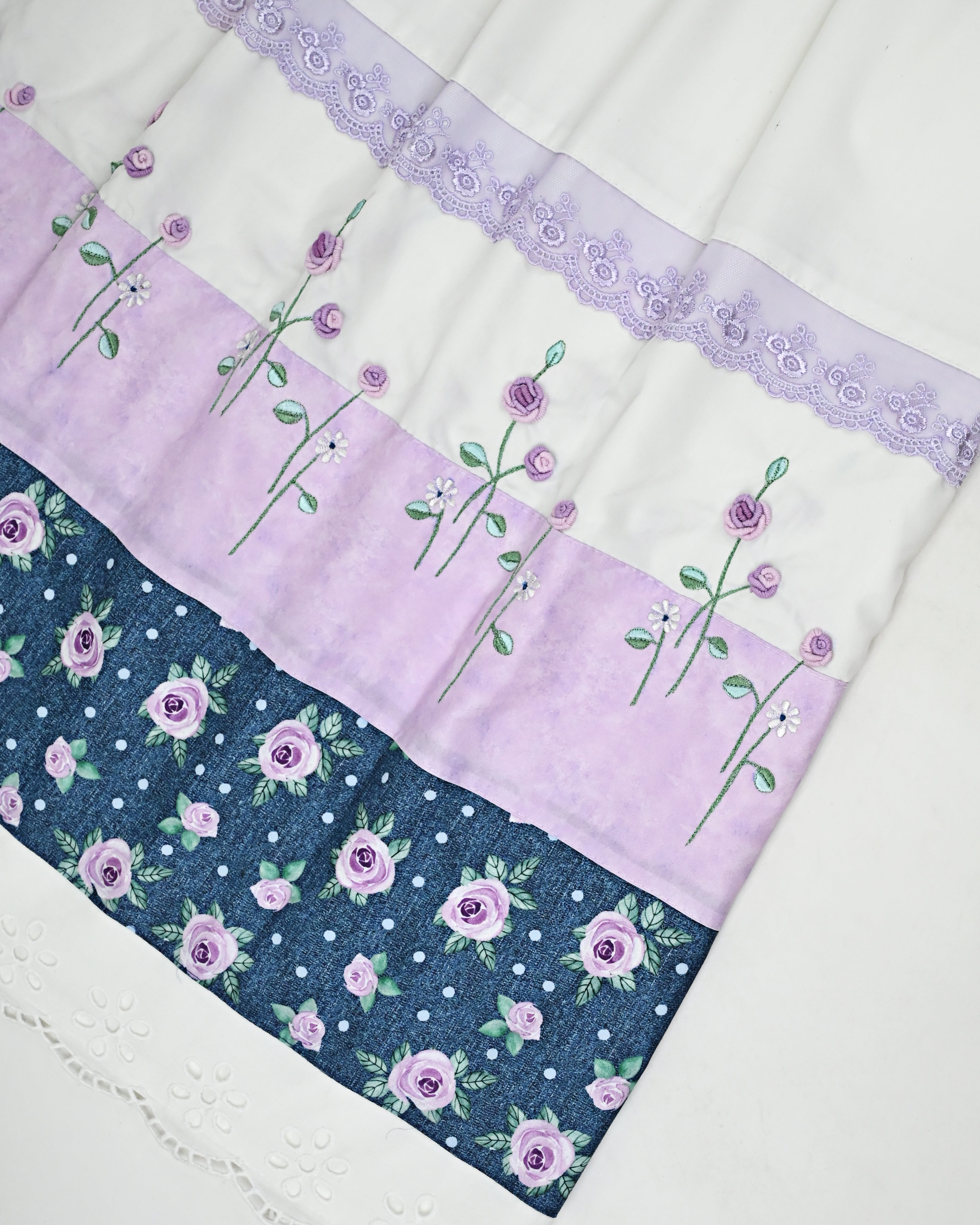 White Rida Smart Lilac Panel Floral Printed Panel & Smart Bullion Floral Work