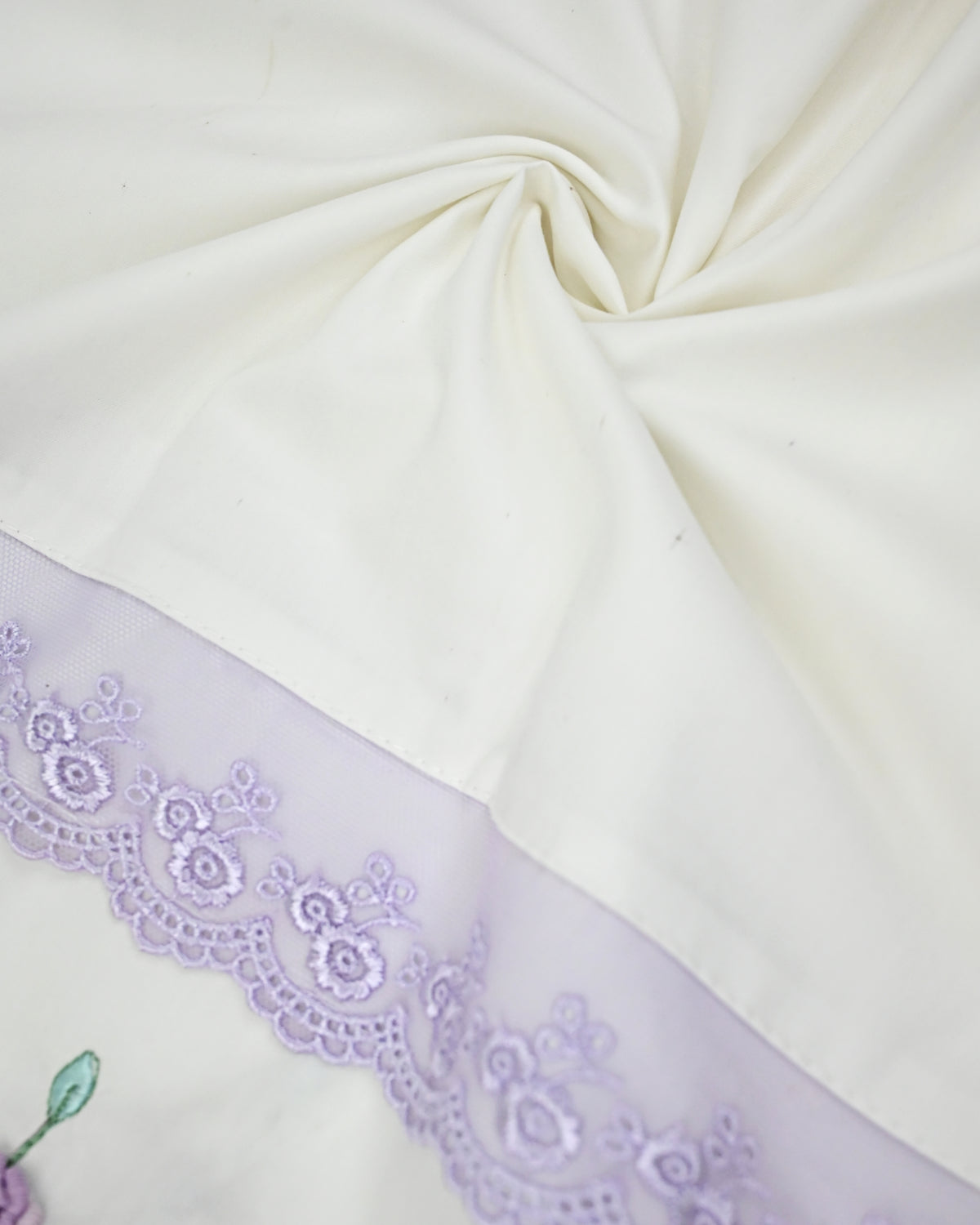 White Rida Smart Lilac Panel Floral Printed Panel & Smart Bullion Flor ...