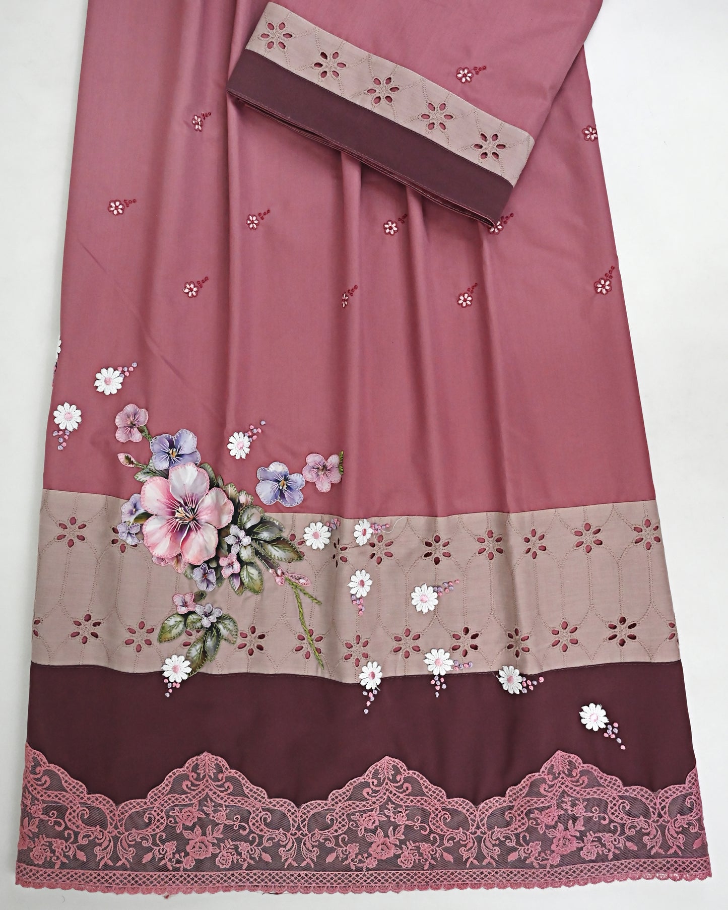 Thulian Pink Rida With Dark Panel Smart Lacing & Floral Applique Work On Lace