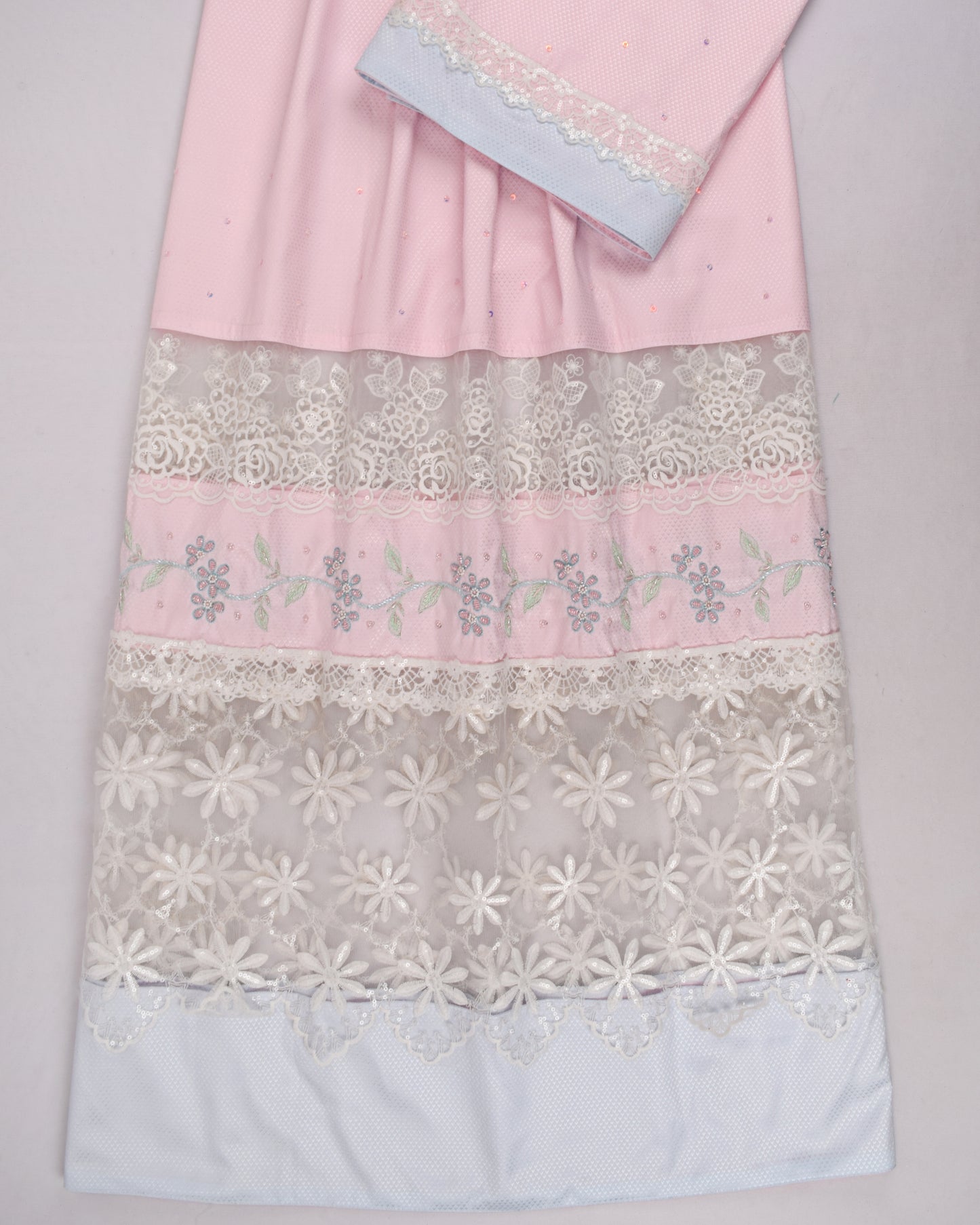 Baby Pink Rida With Smart Lace & Aari Work Border