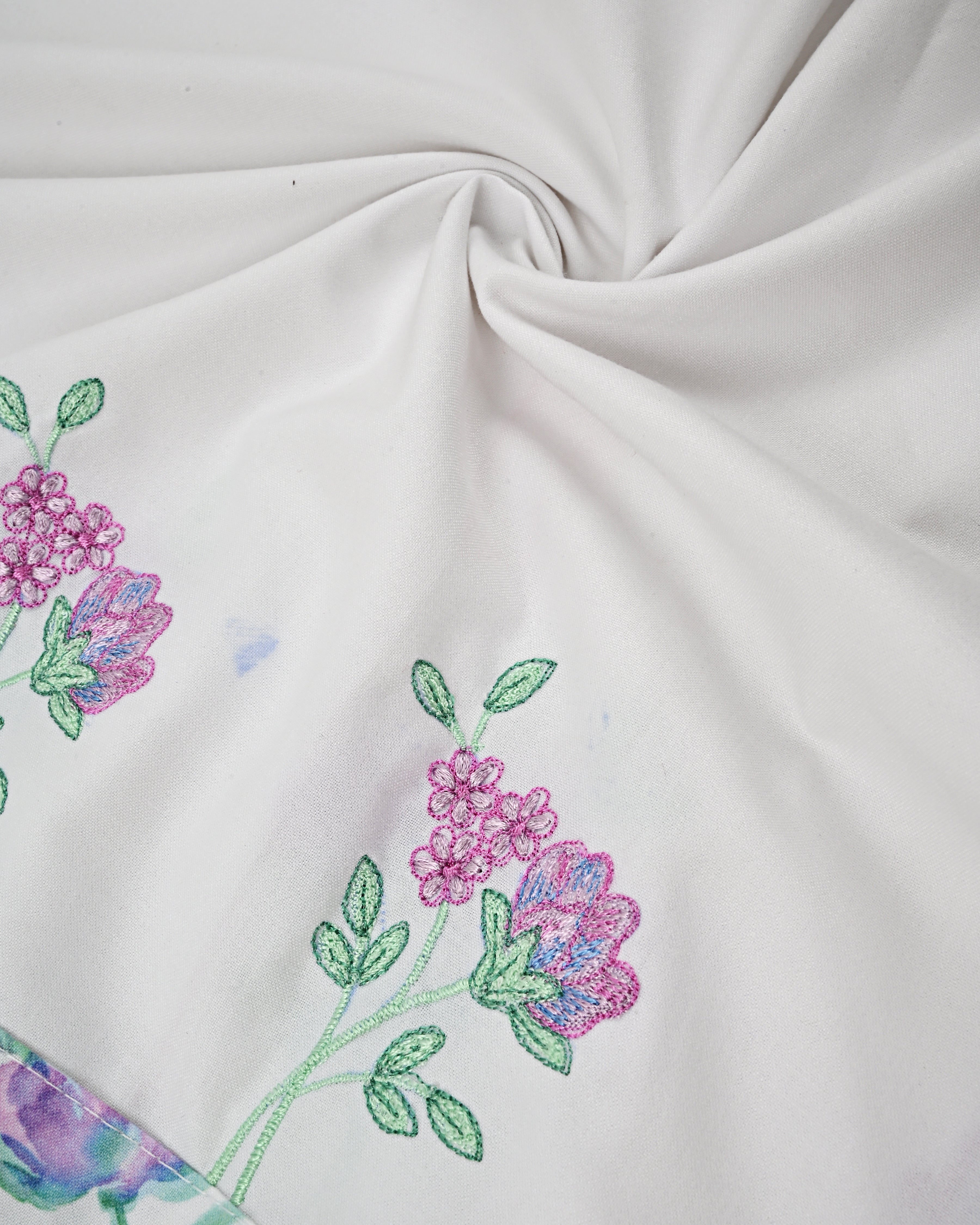 White Rida With With Smart Lace Floral Panel & Floral Embroidery Border